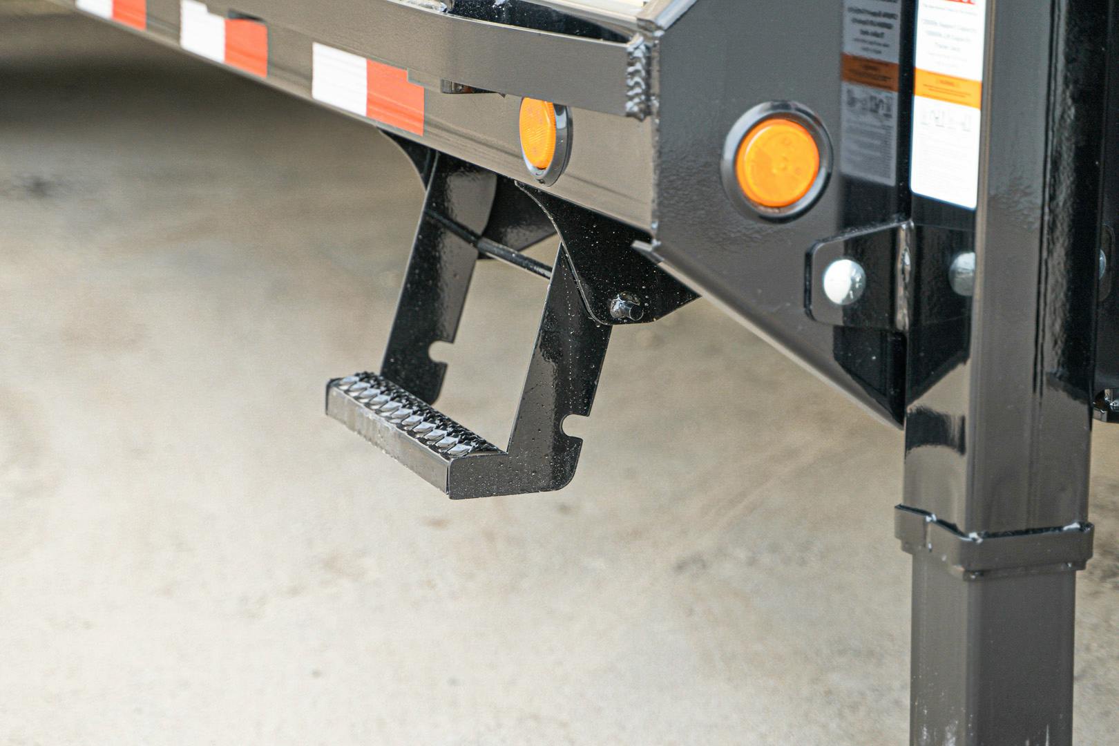 PJ Trailers 30'x102" Gooseneck Low Pro Flatbed Trailer w/ Singles (LS) - Image 8