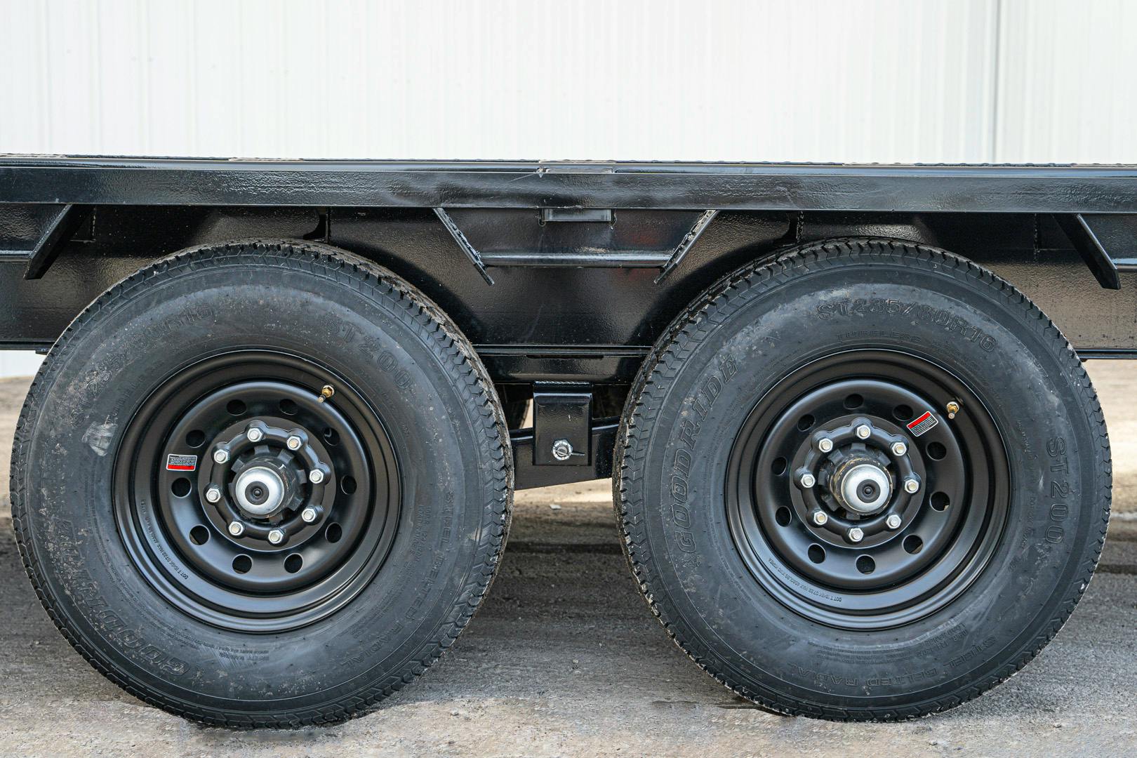 PJ Trailers 24'x102" Gooseneck Low Pro Flatbed Trailer w/ Singles (LS) - Image 10