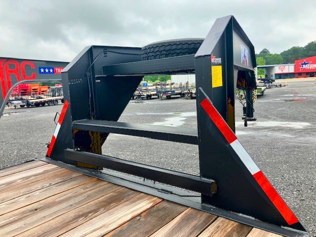 Texas Bragg 28'X102" Gooseneck Flatbed Trailer w/ 5' Dovetail - Stock #85369 - Image 8 of 9