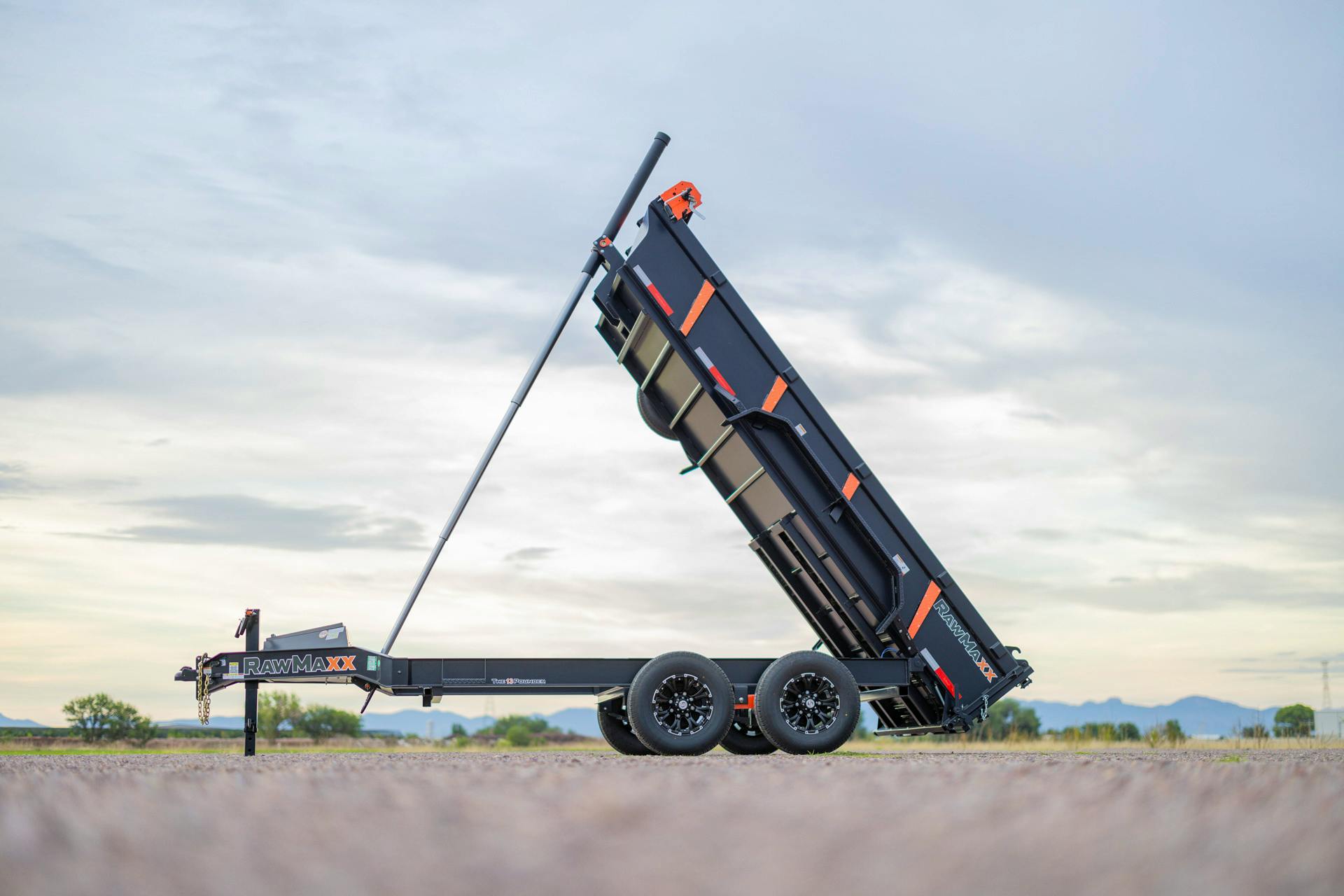 RawMaxx 14'x83" Telescopic Dump Trailer w/ 3ft Sides (LPXT) - Image 2