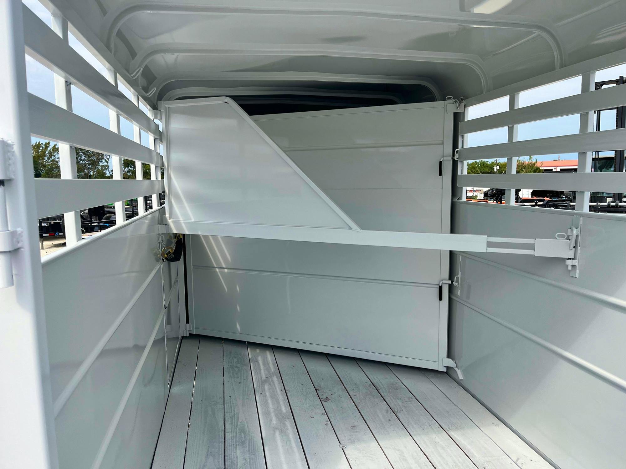 Delta 14' 500 Series 2 Horse Slant Stock Combo Trailer (RH) - Stock #85473 - Image 6 of 6