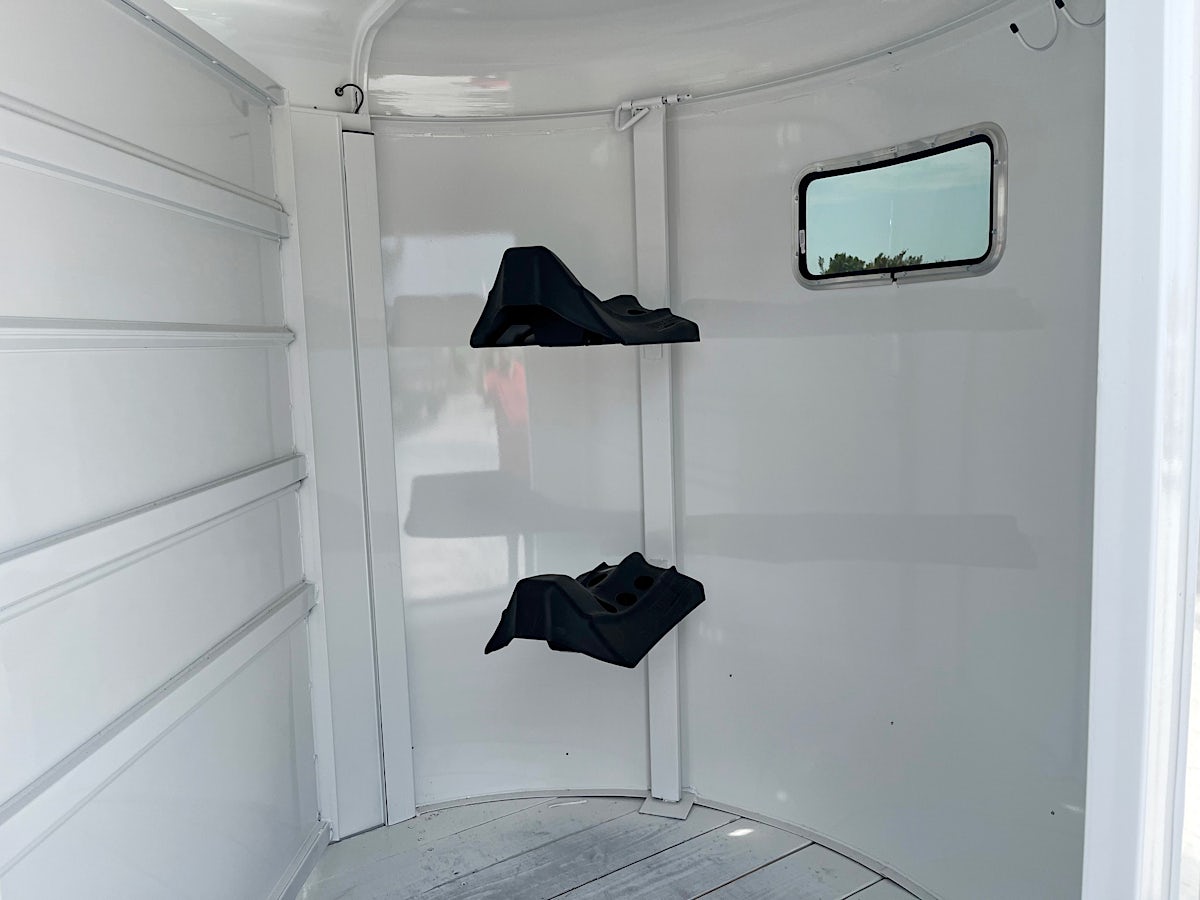 Delta 14' 500 Series 2 Horse Slant Stock Combo Trailer (RH) - Stock #85473 - Image 3 of 6 Delta 14' 500 Series 2 Horse Slant Stock Combo Trailer (RH) - Stock #85473 - Image 3 of 6