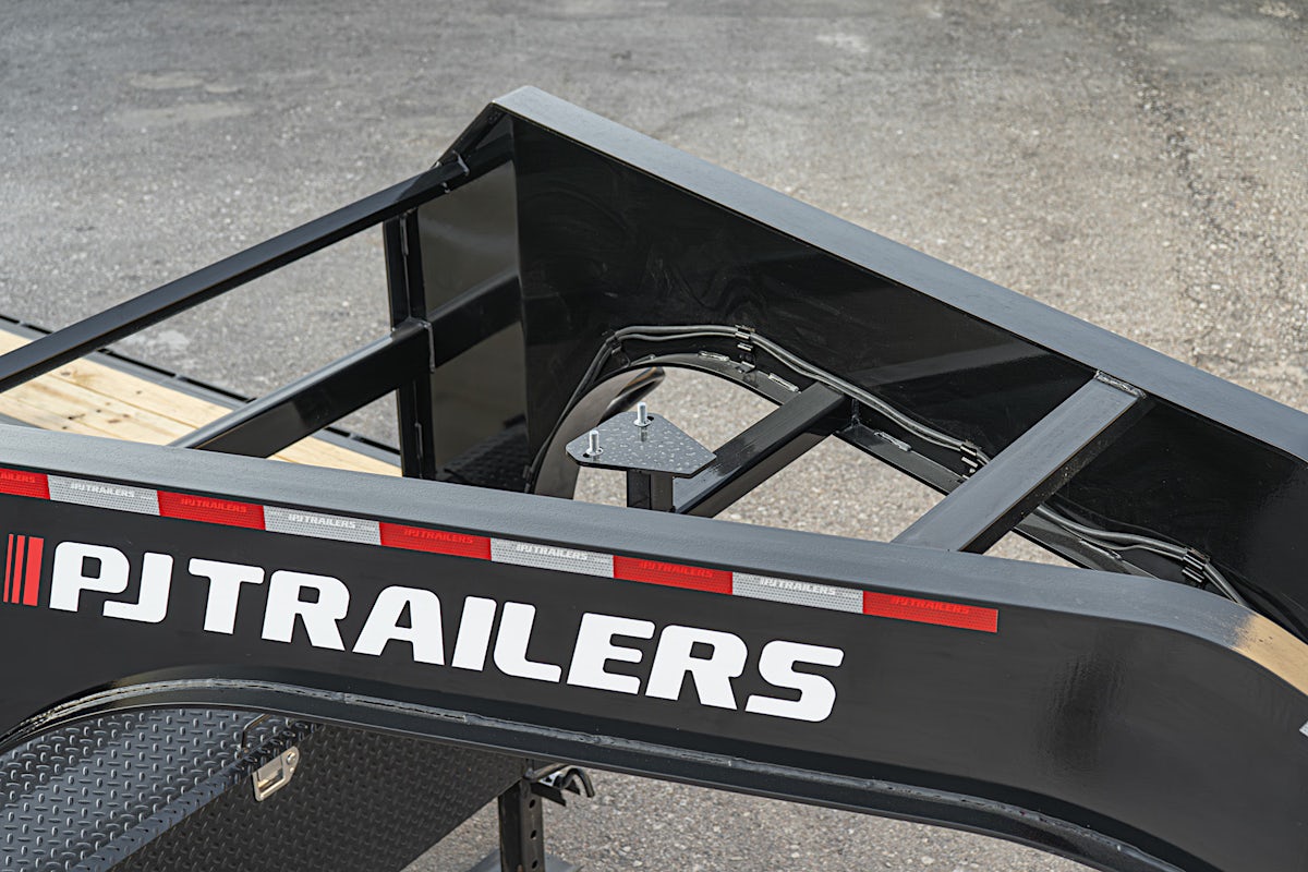 PJ Trailers 28'x102" Gooseneck Low Pro Flatbed Trailer w/ Singles (LS) - Image 5