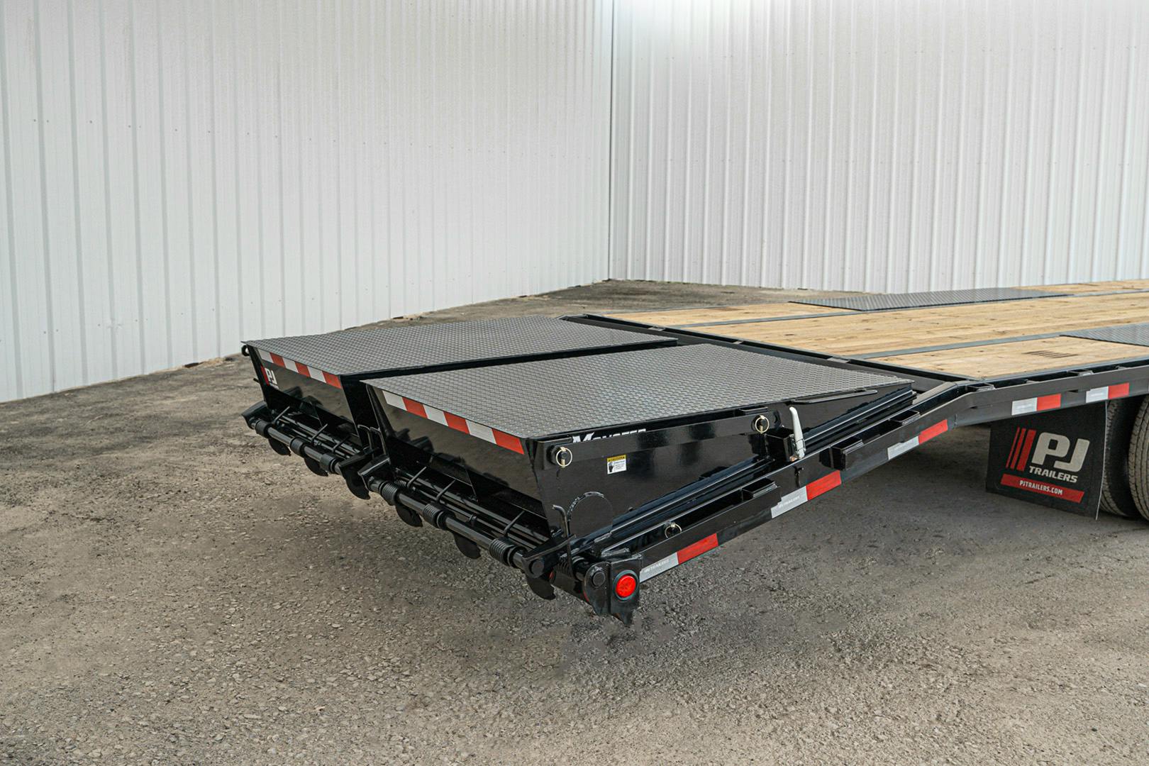 PJ Trailers 40'x102" Gooseneck Low Pro Flatbed Trailer w/ Duals (LD) - Image 11