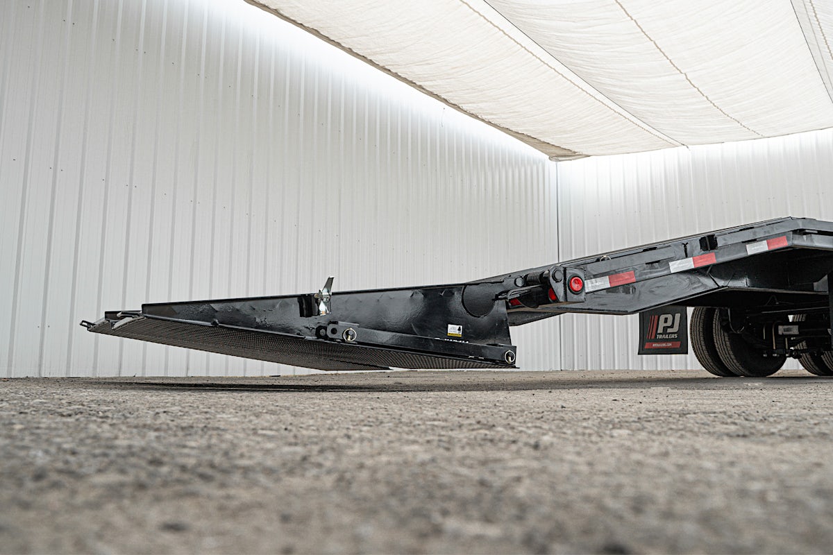 PJ Trailers 40'x102" Gooseneck Low Pro Flatbed Trailer w/ Duals (LD) - Image 19
