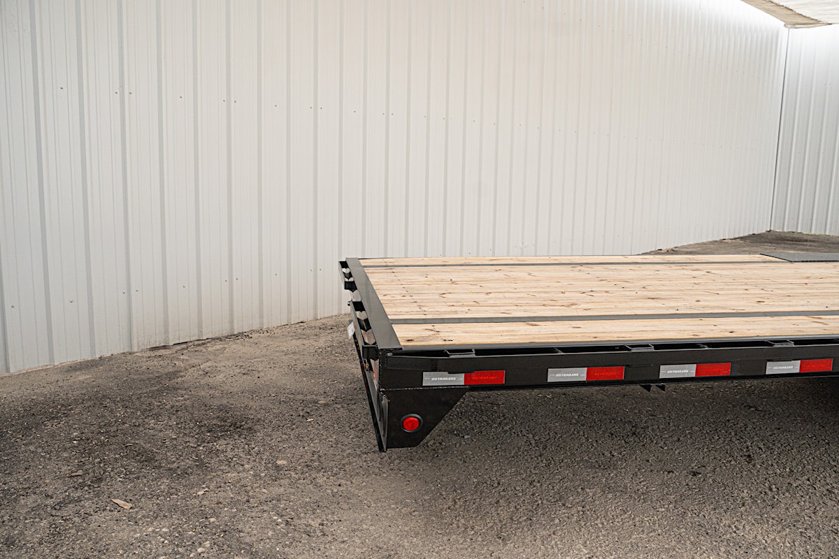 PJ Trailers 40'x102" 18k Gooseneck Flatbed Trailer w/ Singles (LX) - Image 12