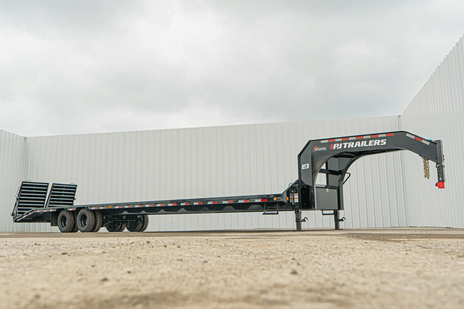 PJ Trailers 40'x102" Gooseneck Low Pro Flatbed Trailer w/ Duals (LD) - Image 7