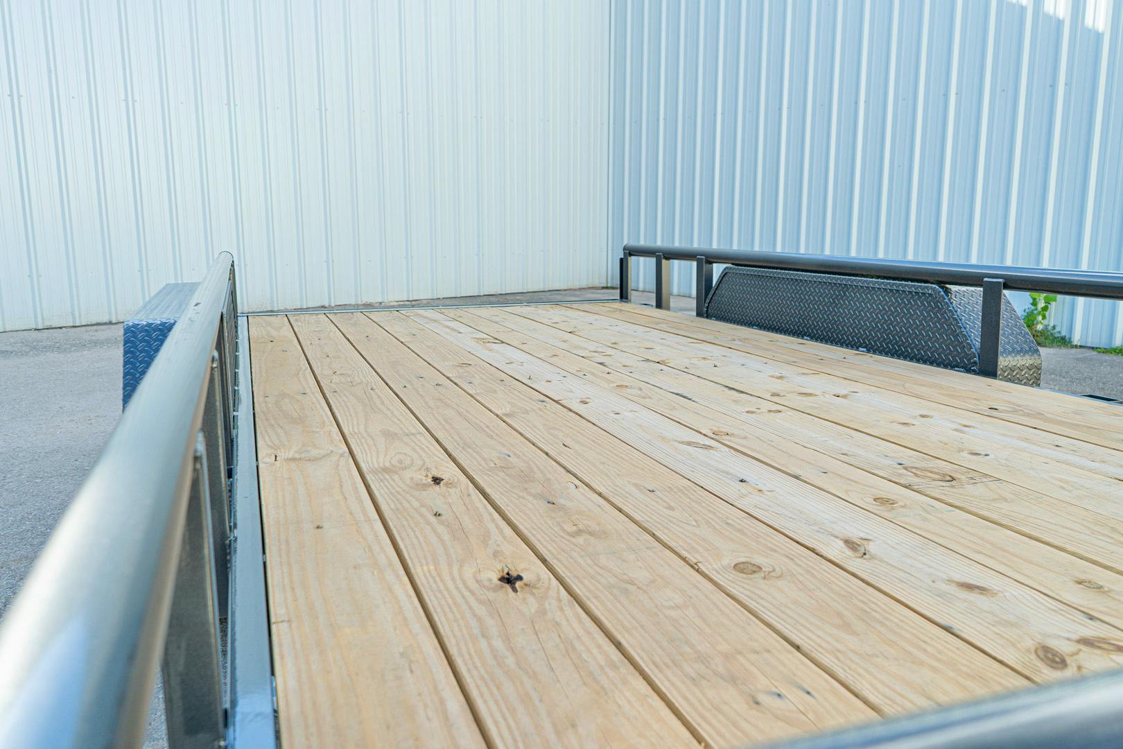 X-ON 16'x83" Utility Trailer w/ Slide-In Ramps (U2)