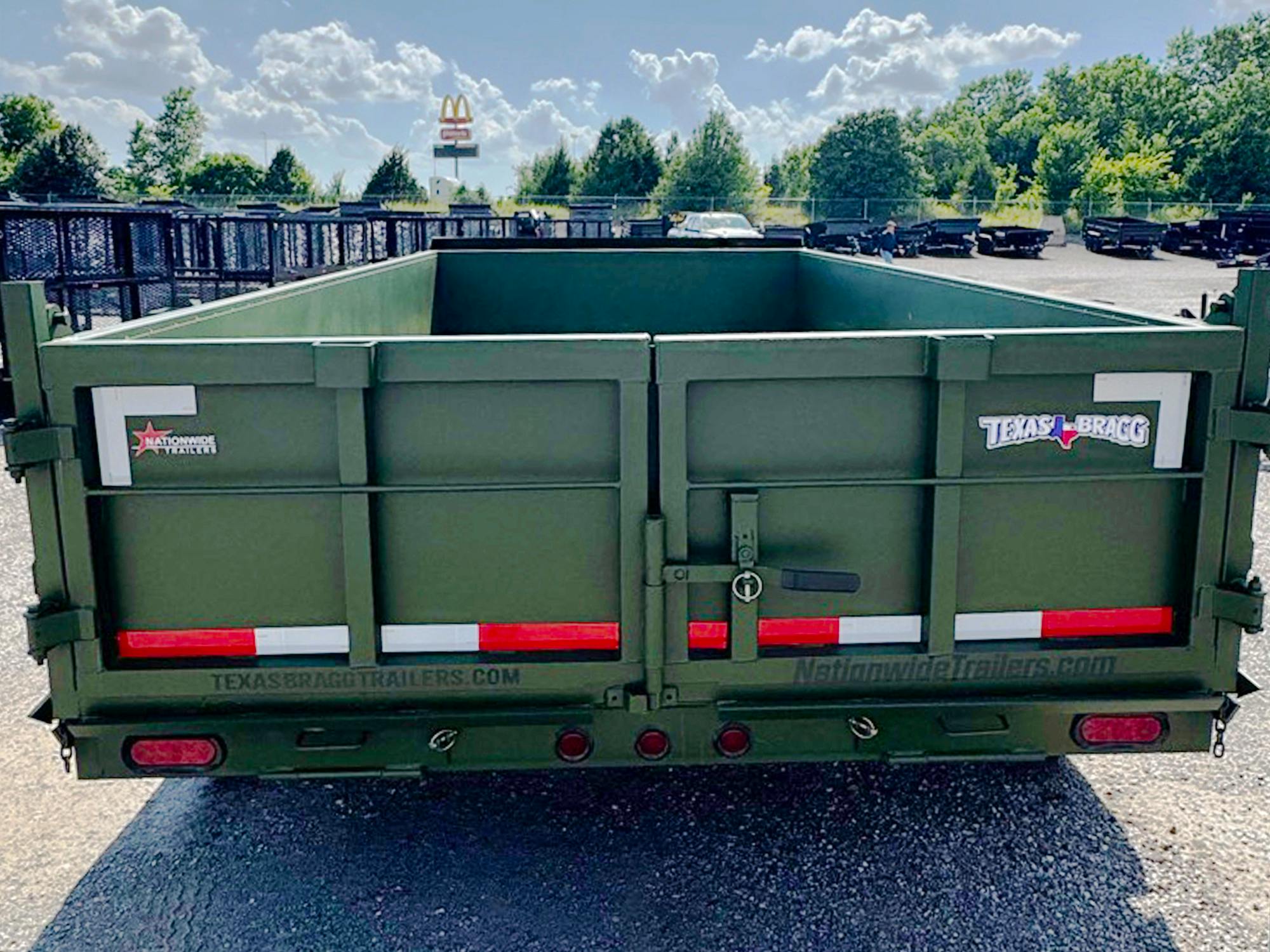 Texas Bragg 14'x83" Dump Trailer w/ 2ft Sides