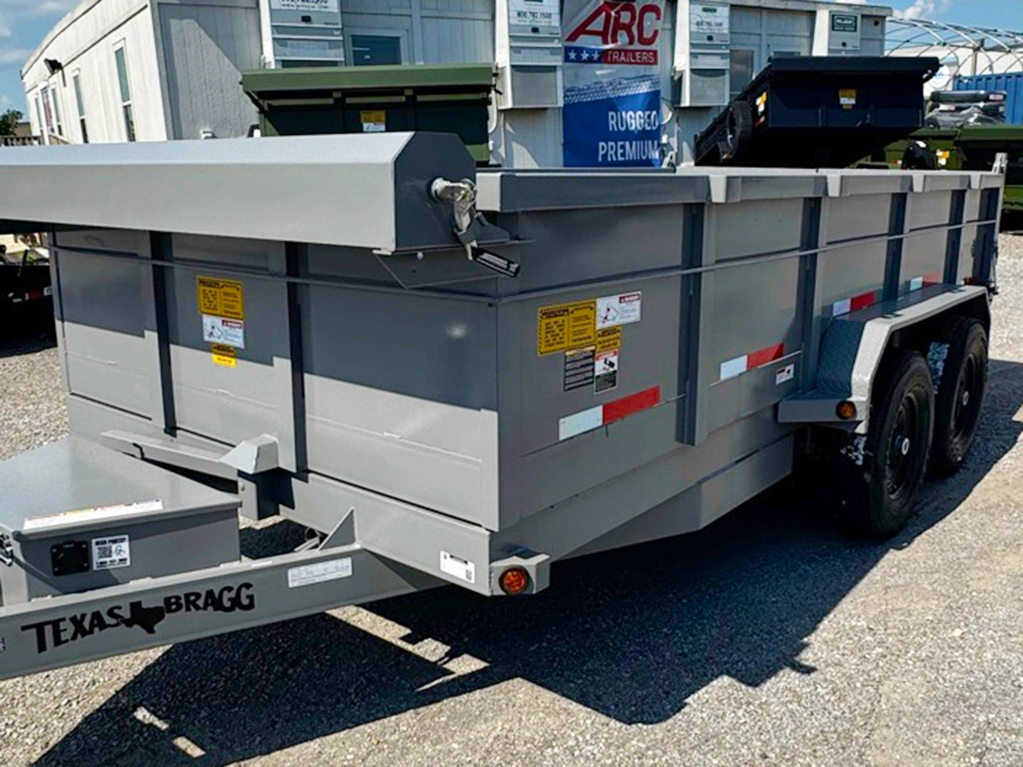 Texas Bragg 14'x83" Dump Trailer w/ 2ft Sides