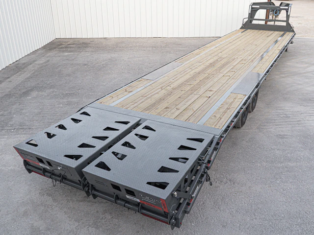 ARC Trailers ARC GDS 30' × 102" Gooseneck Flatbed Trailer