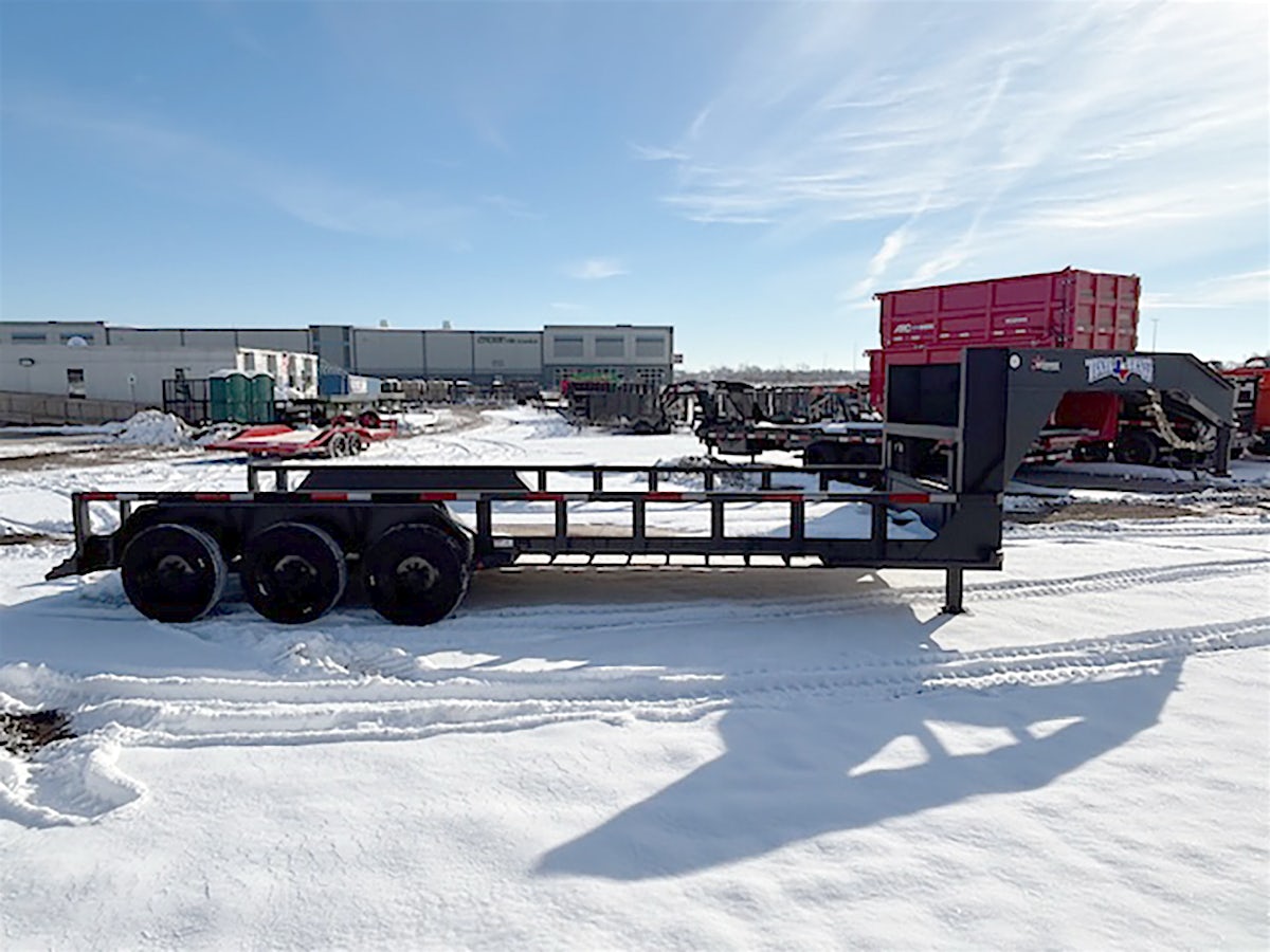 Texas Bragg 22'x96" Triple Axle Equipment Hauler - Stock #85976 - Image 4 of 5 Texas Bragg 22'x96" Triple Axle Equipment Hauler - Stock #85976 - Image 4 of 5