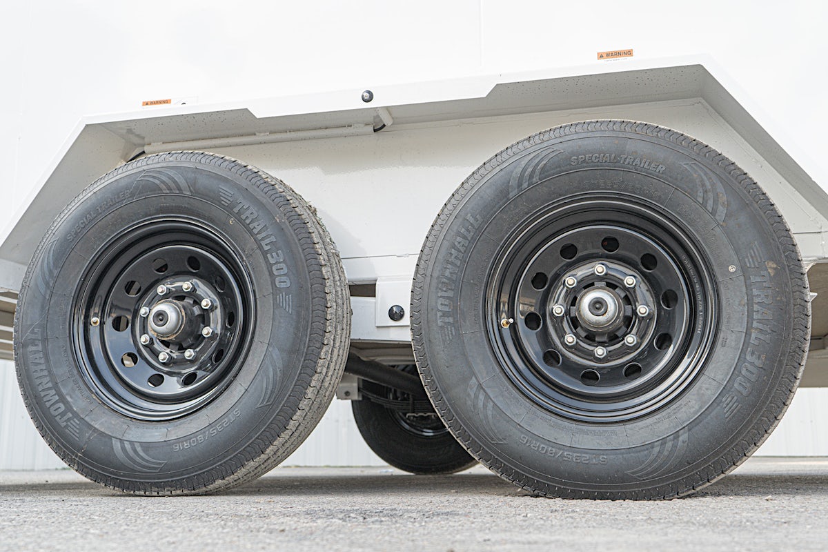 LoneStar 7.10'x20' 14k Steel Enclosed Cargo Trailer w/ Rear Barn Doors (C2) - Image 10