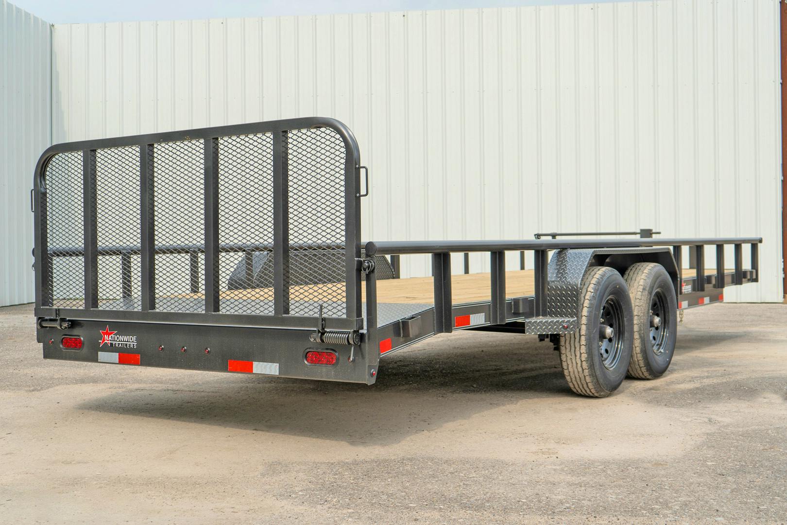 X-ON 22'x83" Utility Trailer w/ 2' Dovetail & 3' Gate (U2)