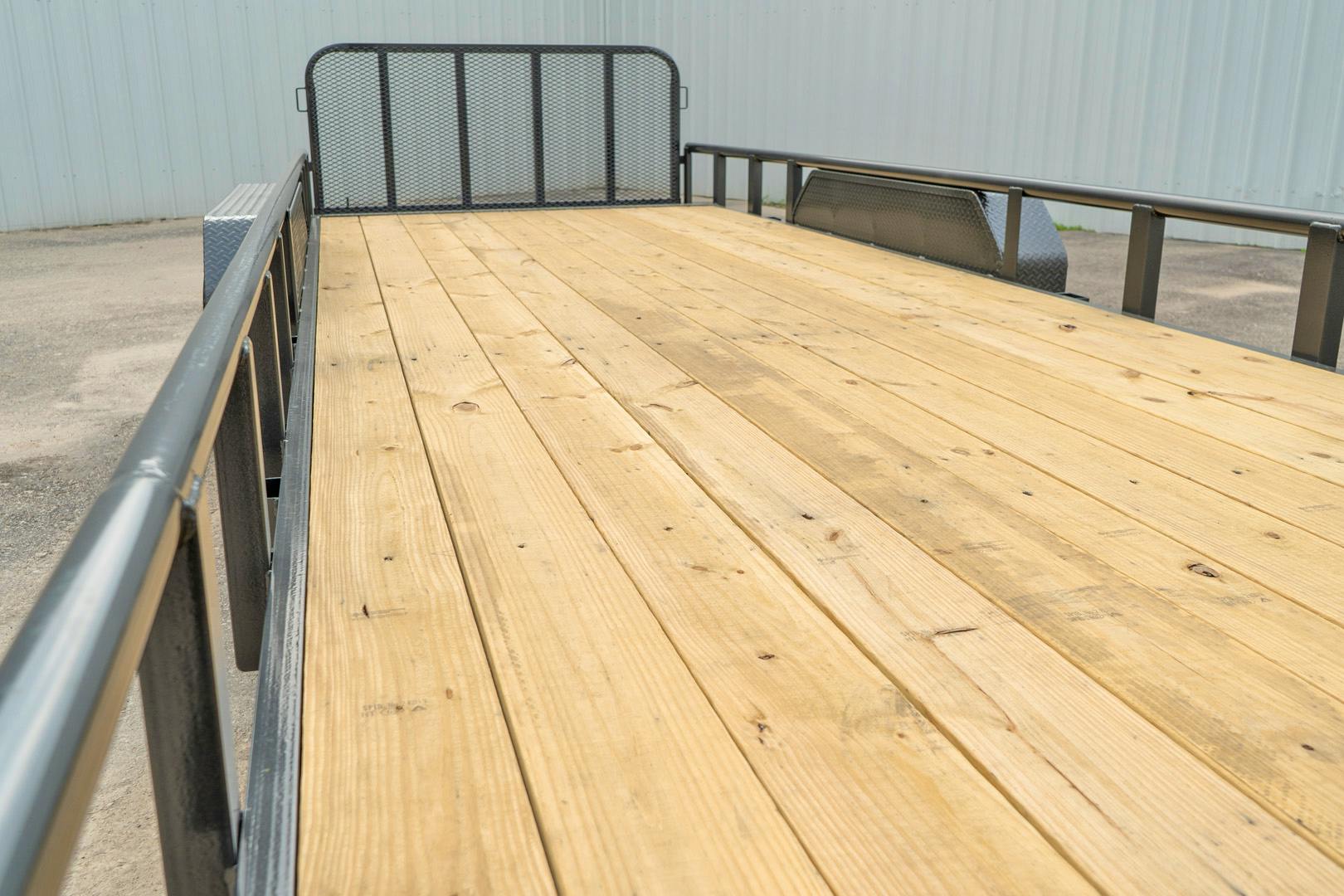 X-ON 22'x83" Utility Trailer w/ 2' Dovetail & 3' Gate (U2)
