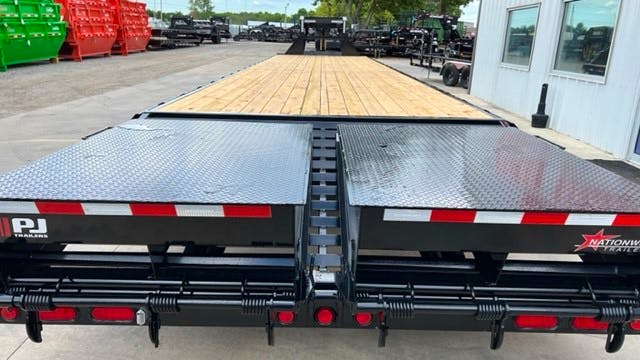 PJ Trailers 40'x102" Flatbed Trailer w/ Duals & Air-ride (FD) - Image 4