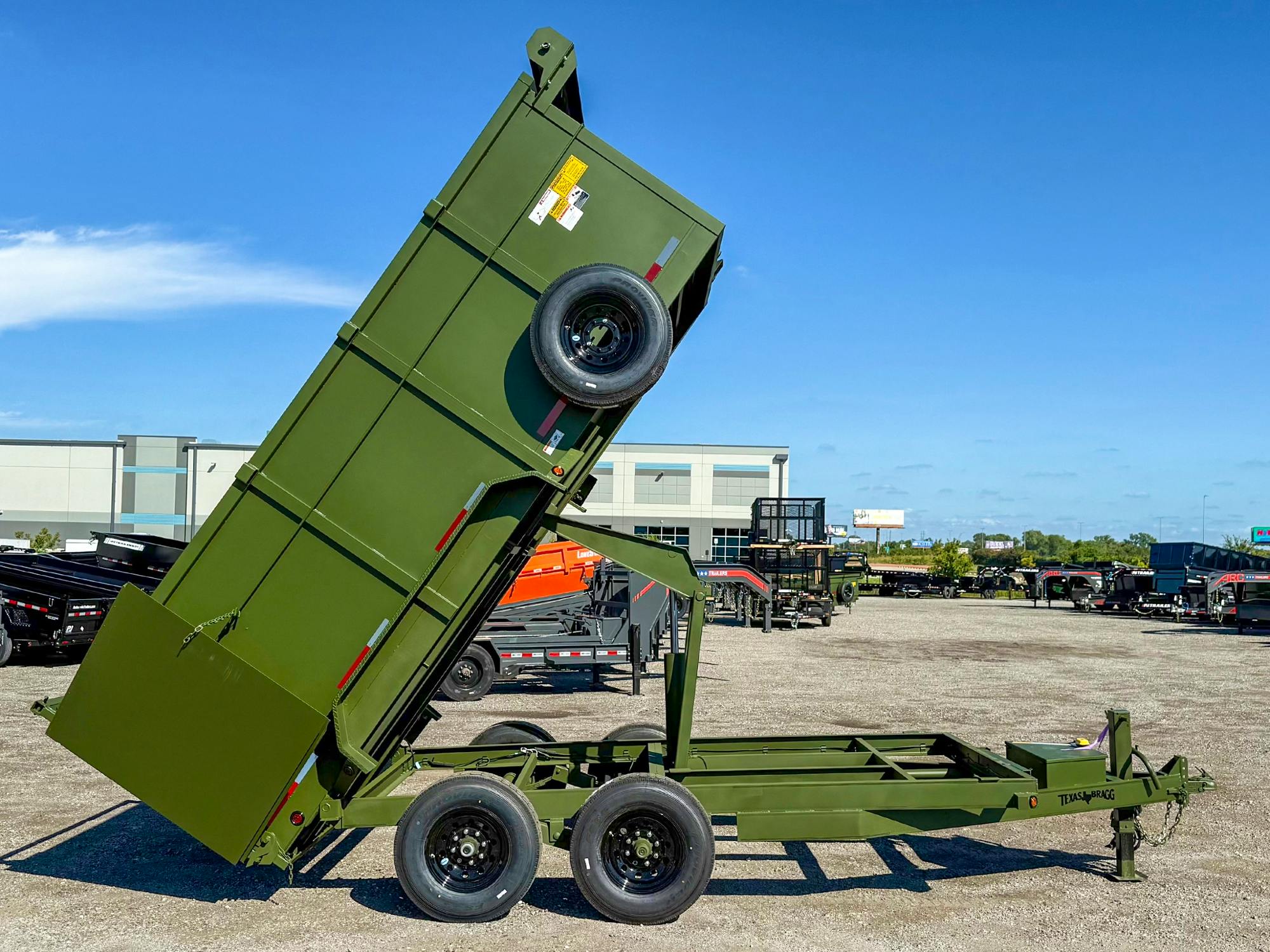 Texas Bragg 14'x83" Medium Duty Dump Trailer w/ 4ft Sides - Image 2