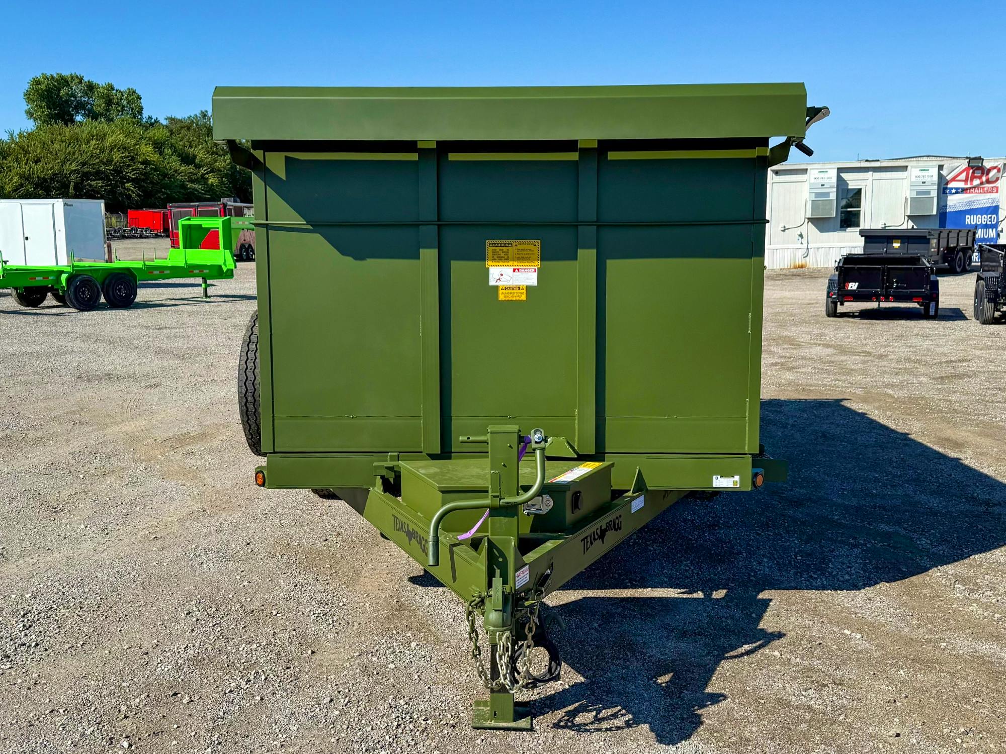 Texas Bragg 14'x83" Medium Duty Dump Trailer w/ 4ft Sides - Image 3