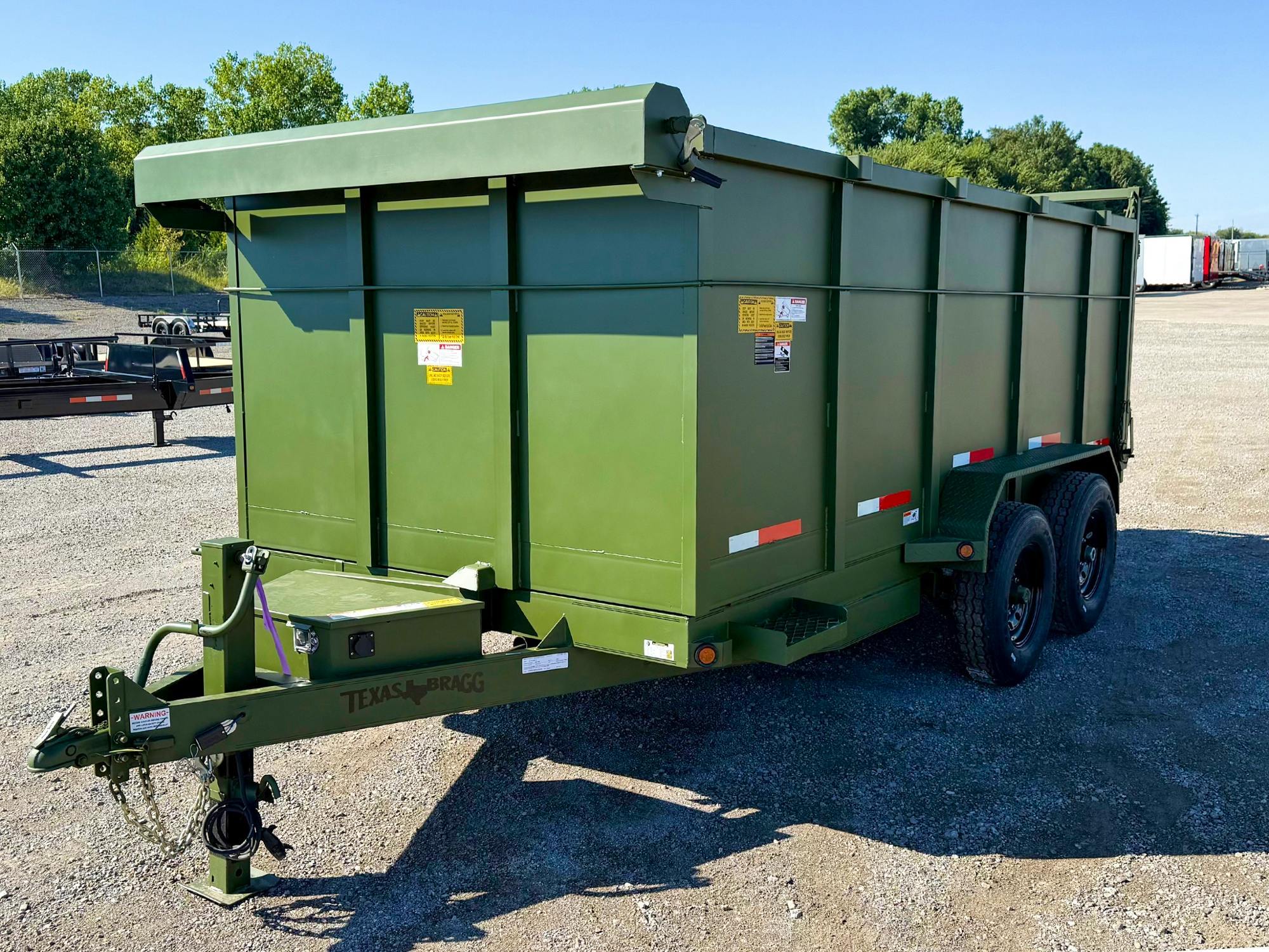 Texas Bragg 14'x83" Medium Duty Dump Trailer w/ 4ft Sides - Image 4