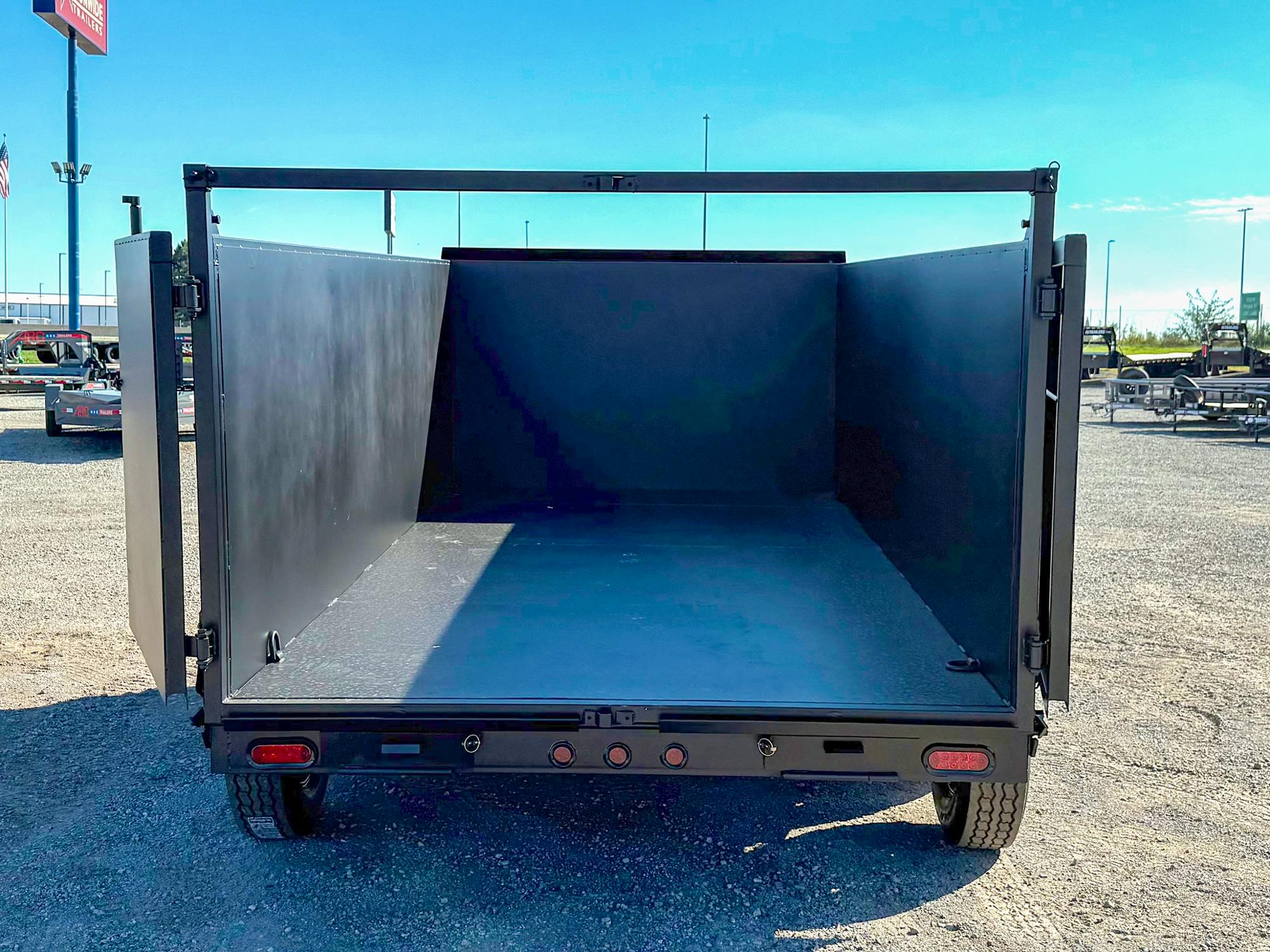 Texas Bragg 14'x83" Medium Duty Dump Trailer w/ 4ft Sides - Image 10