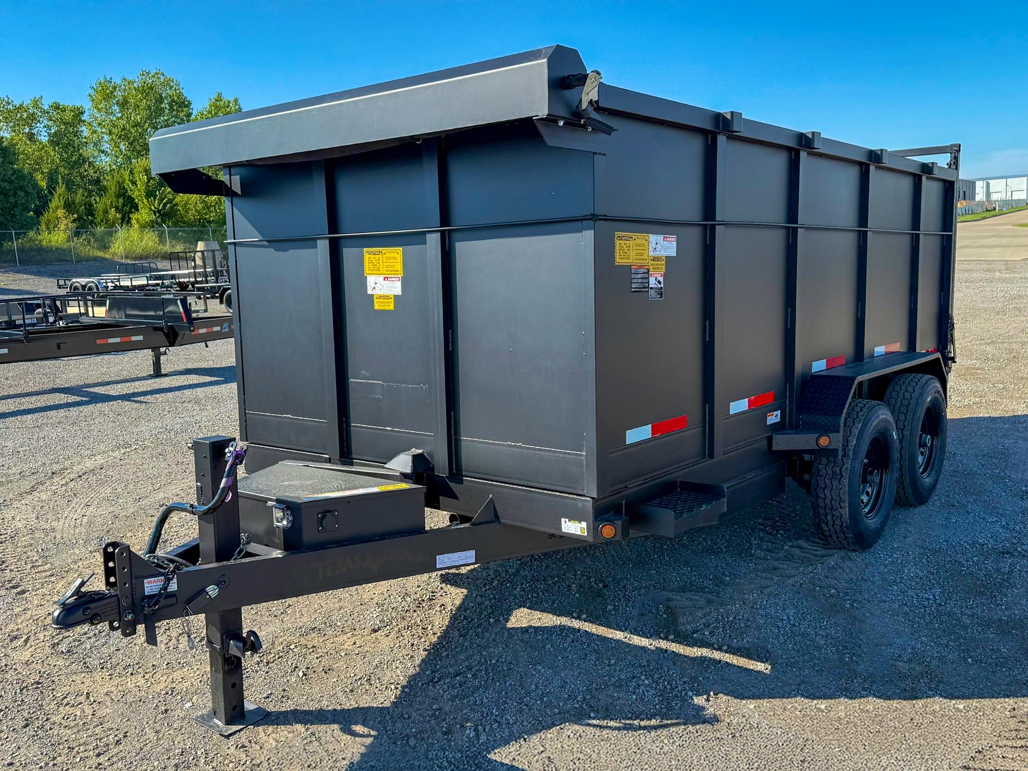 Texas Bragg 14'x83" Medium Duty Dump Trailer w/ 4ft Sides - Image 3