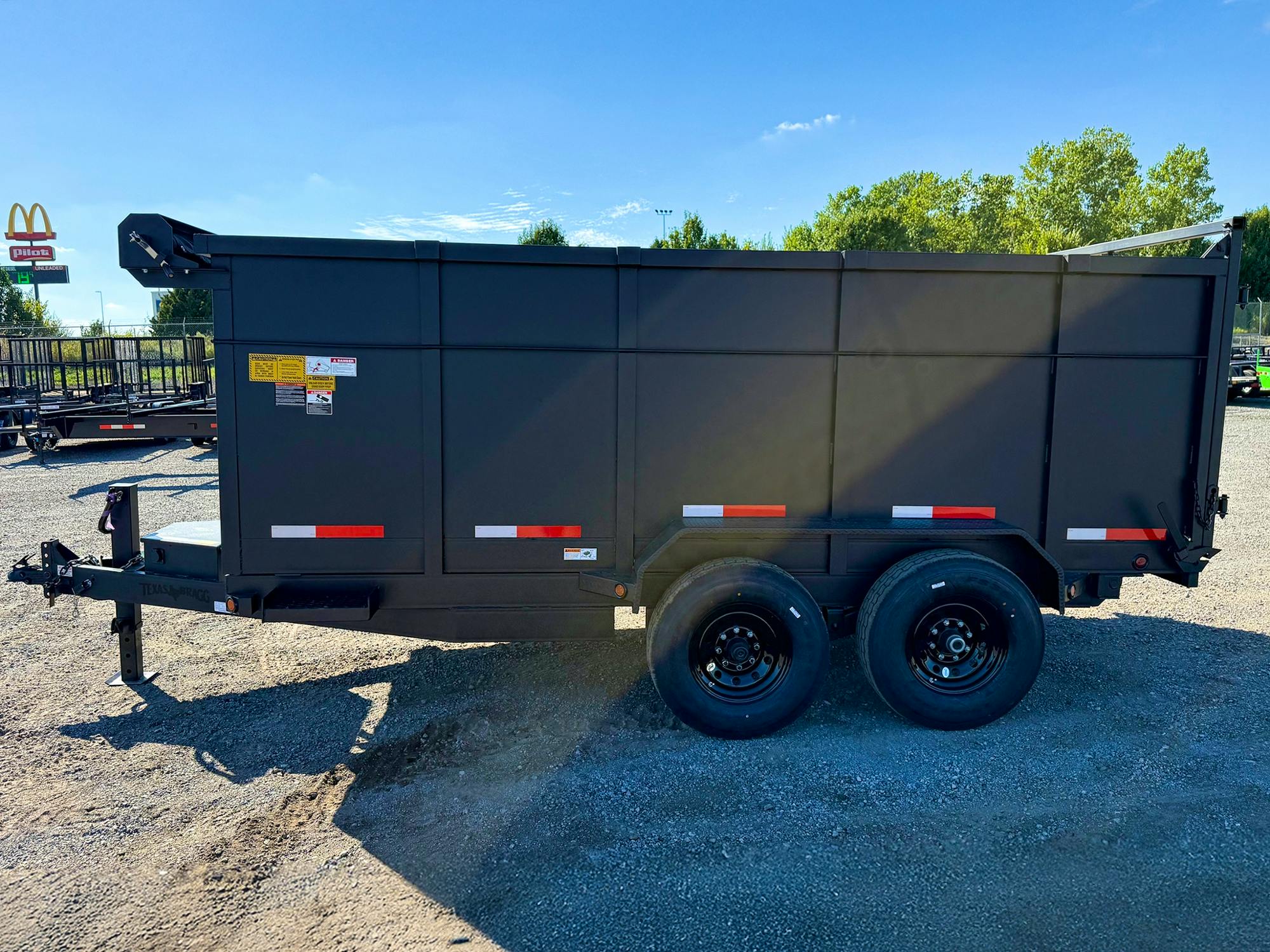 Texas Bragg 14'x83" Medium Duty Dump Trailer w/ 4ft Sides - Image 4