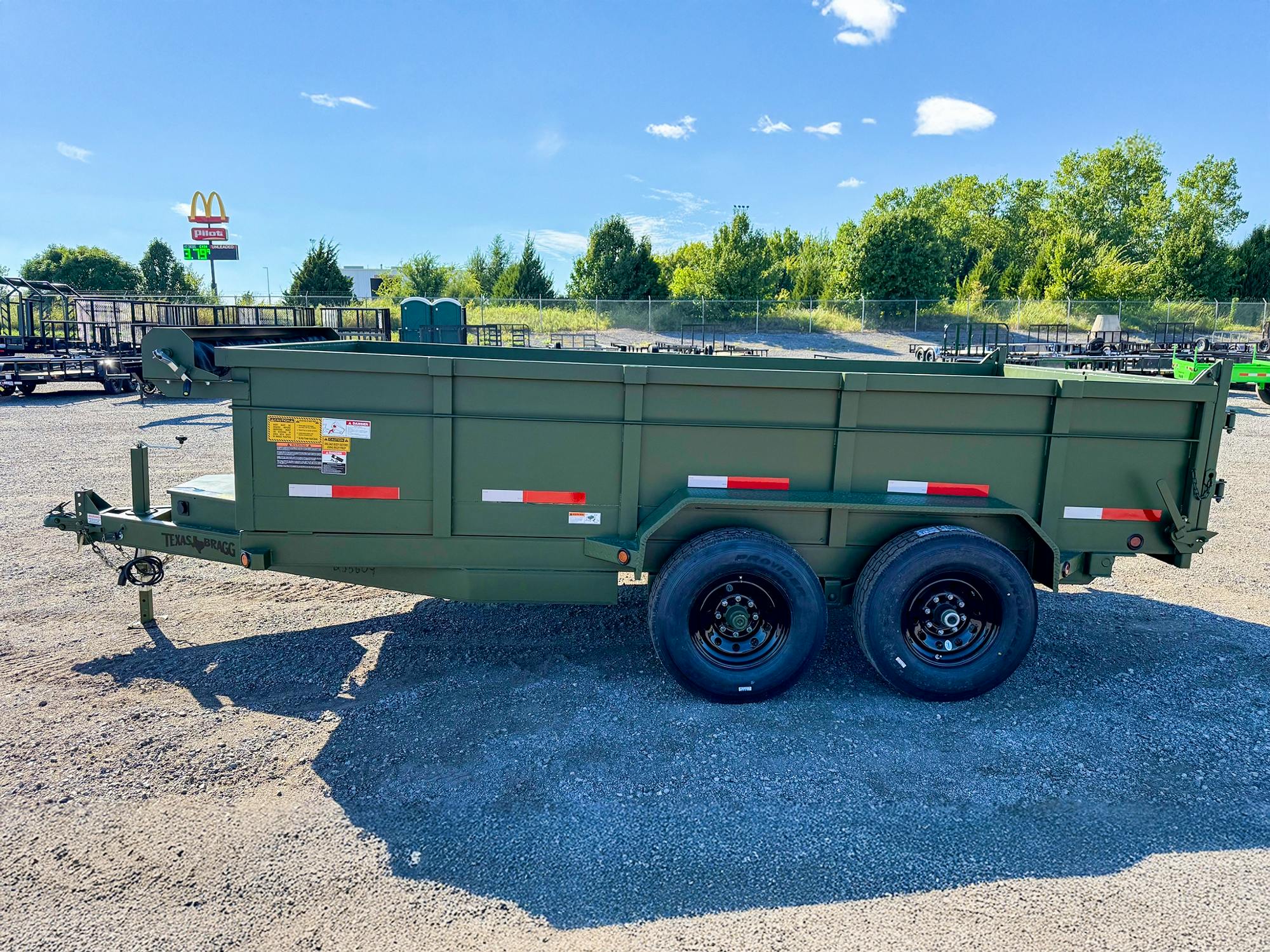 Texas Bragg 14'x83" Medium Duty Dump Trailer w/ 2ft Sides - Image 4