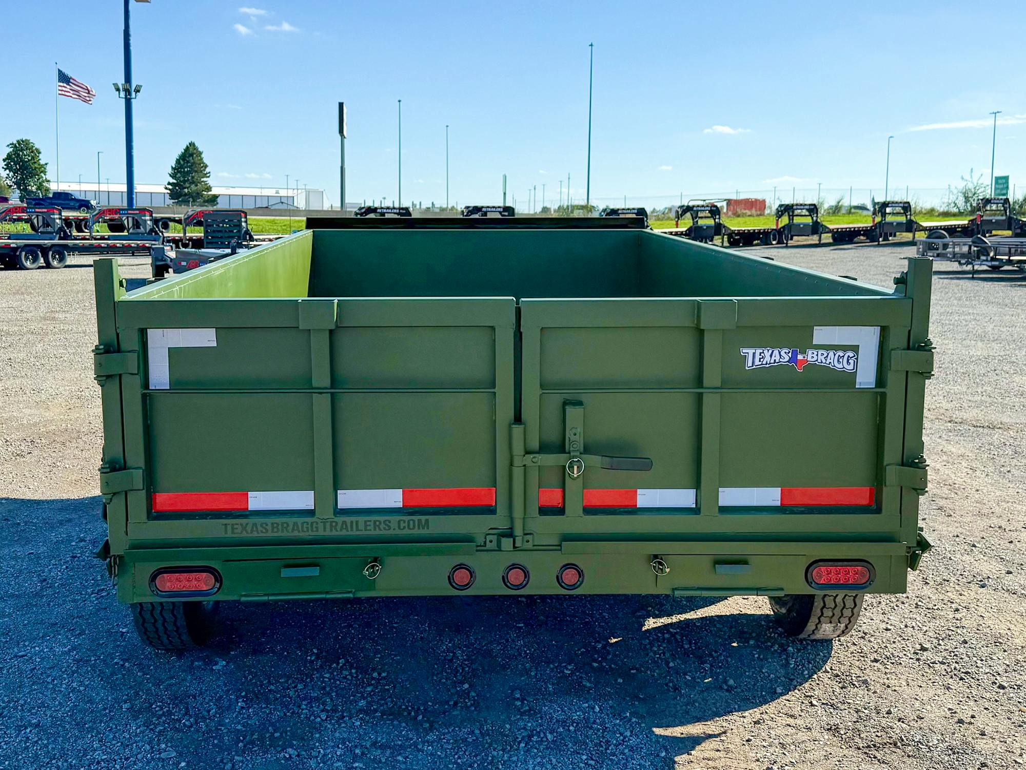 Texas Bragg 14'x83" Medium Duty Dump Trailer w/ 2ft Sides - Image 6