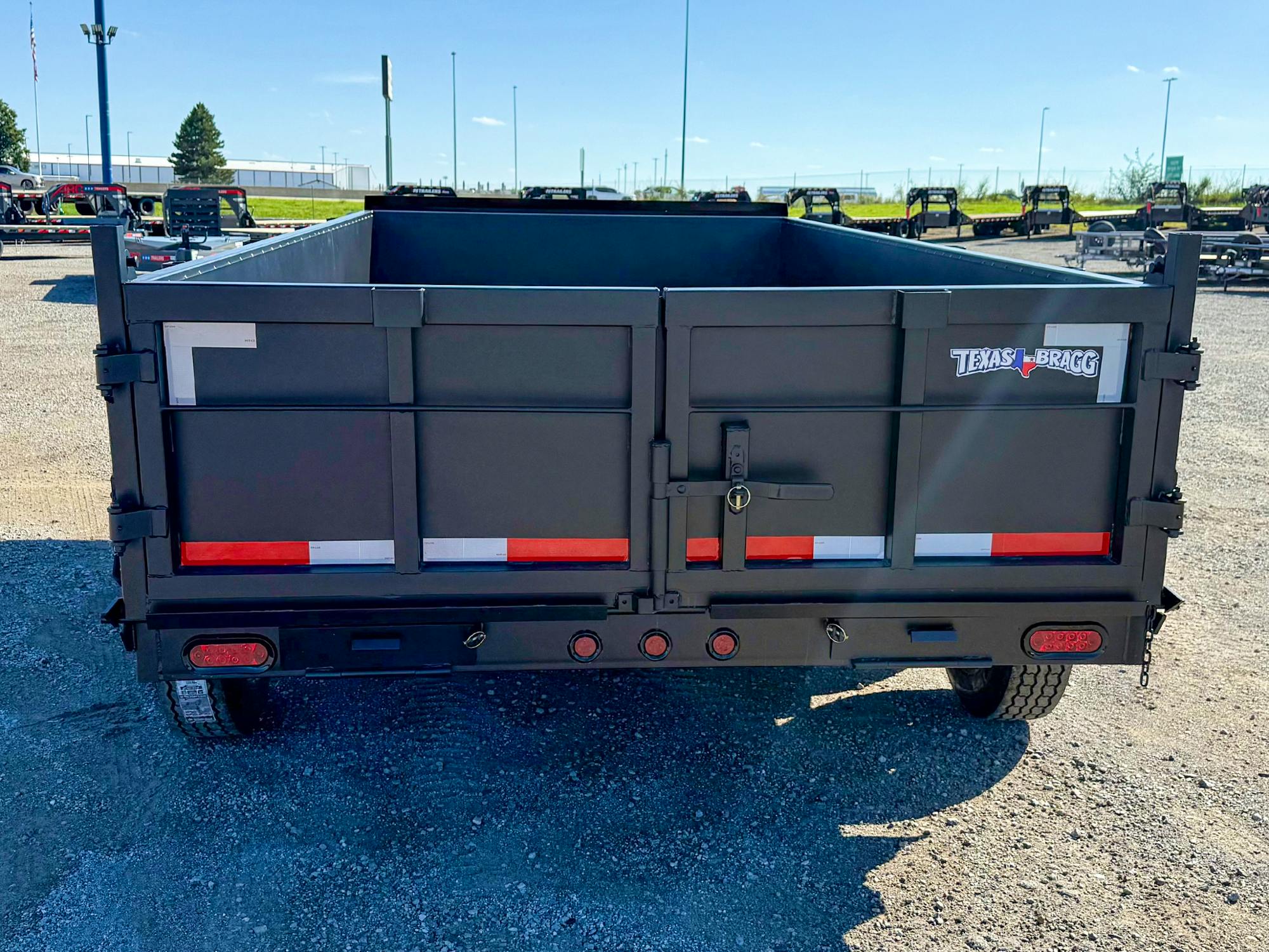 Texas Bragg 14'x83" Medium Duty Dump Trailer w/ 2ft Sides - Image 6
