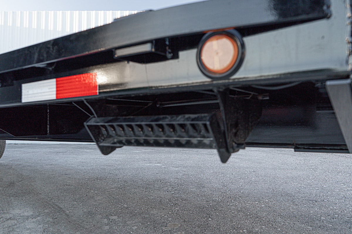 PJ Trailers 32'x102" Gooseneck Low Pro Flatbed Trailer w/ Duals (LD) - Image 16