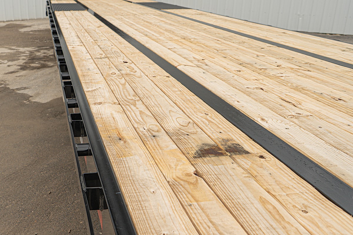 PJ Trailers 40'x102" Gooseneck Low Pro Flatbed Trailer w/ Duals (LD) - Image 18