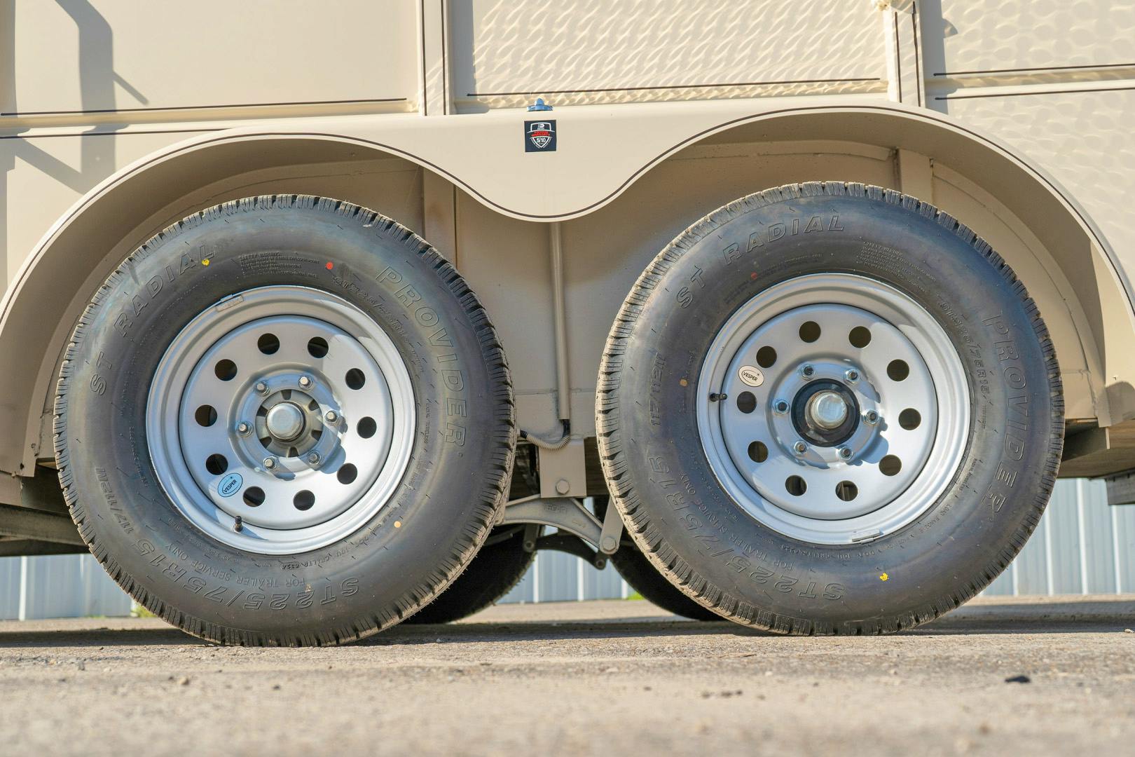 Delta 16' Livestock Trailer w/ Tandem Axle (RL) - Stock #86084 - Image 10 of 19