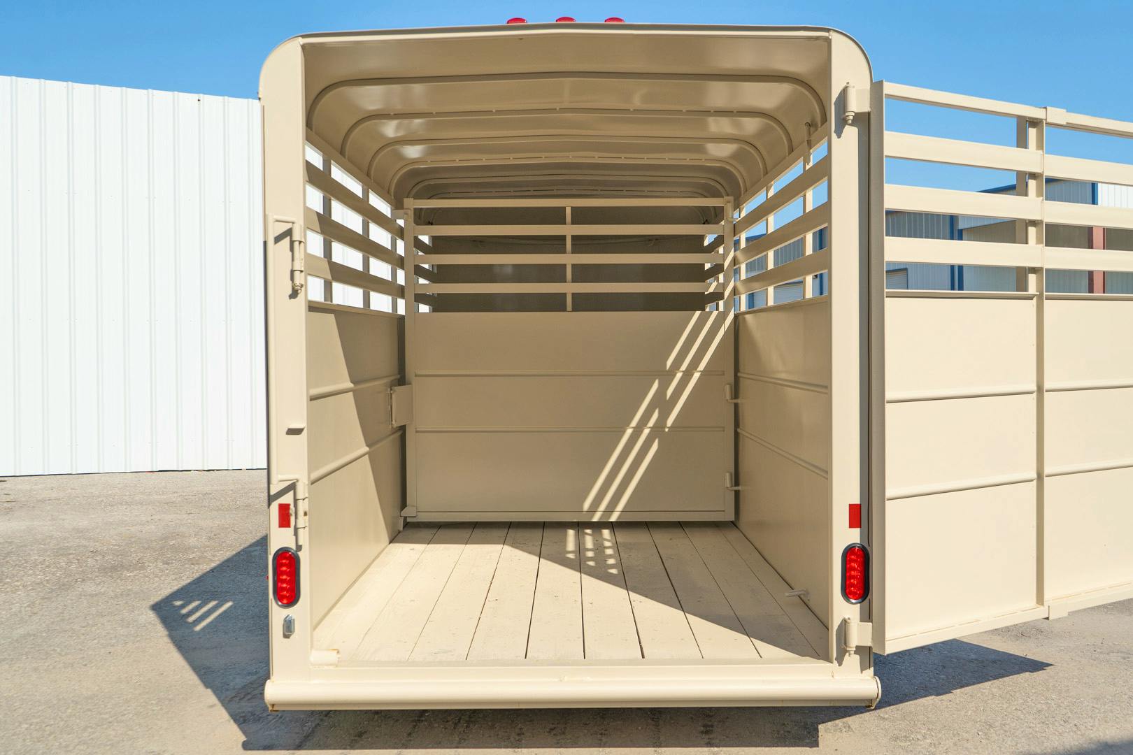 Delta 16' Livestock Trailer w/ Tandem Axle (RL) - Stock #86084 - Image 16 of 19