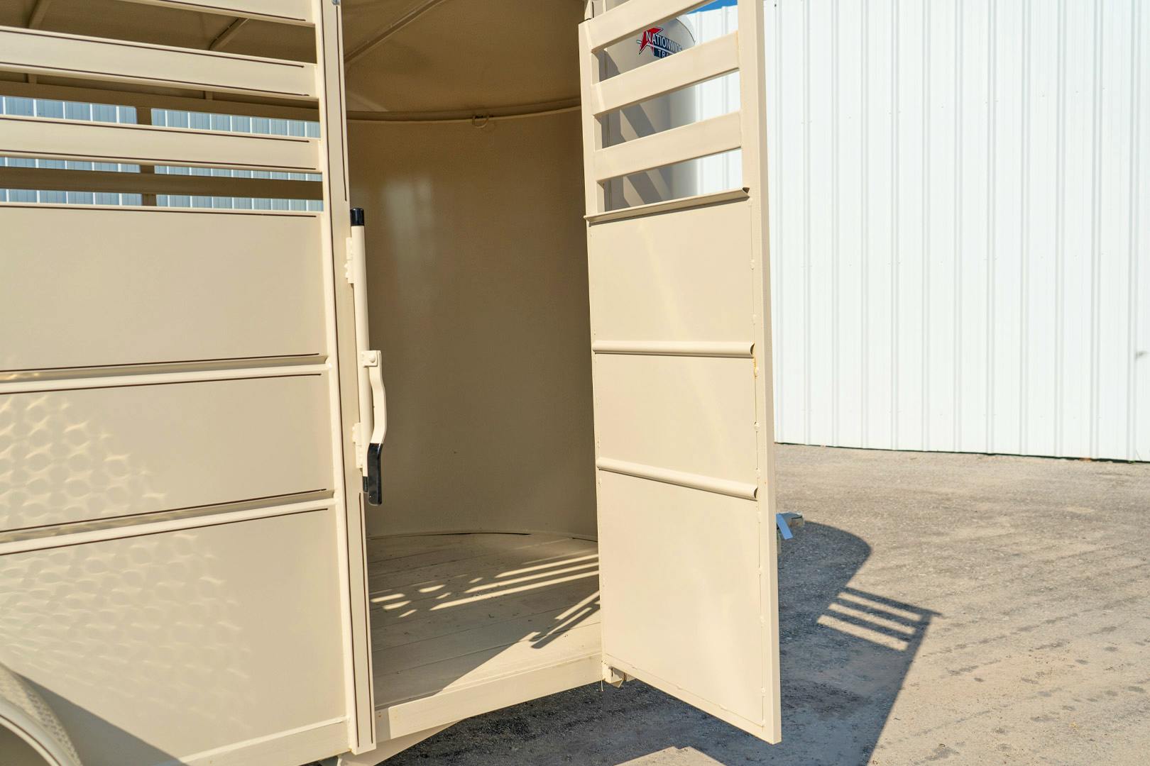 Delta 16' Livestock Trailer w/ Tandem Axle (RL) - Stock #86084 - Image 7 of 19