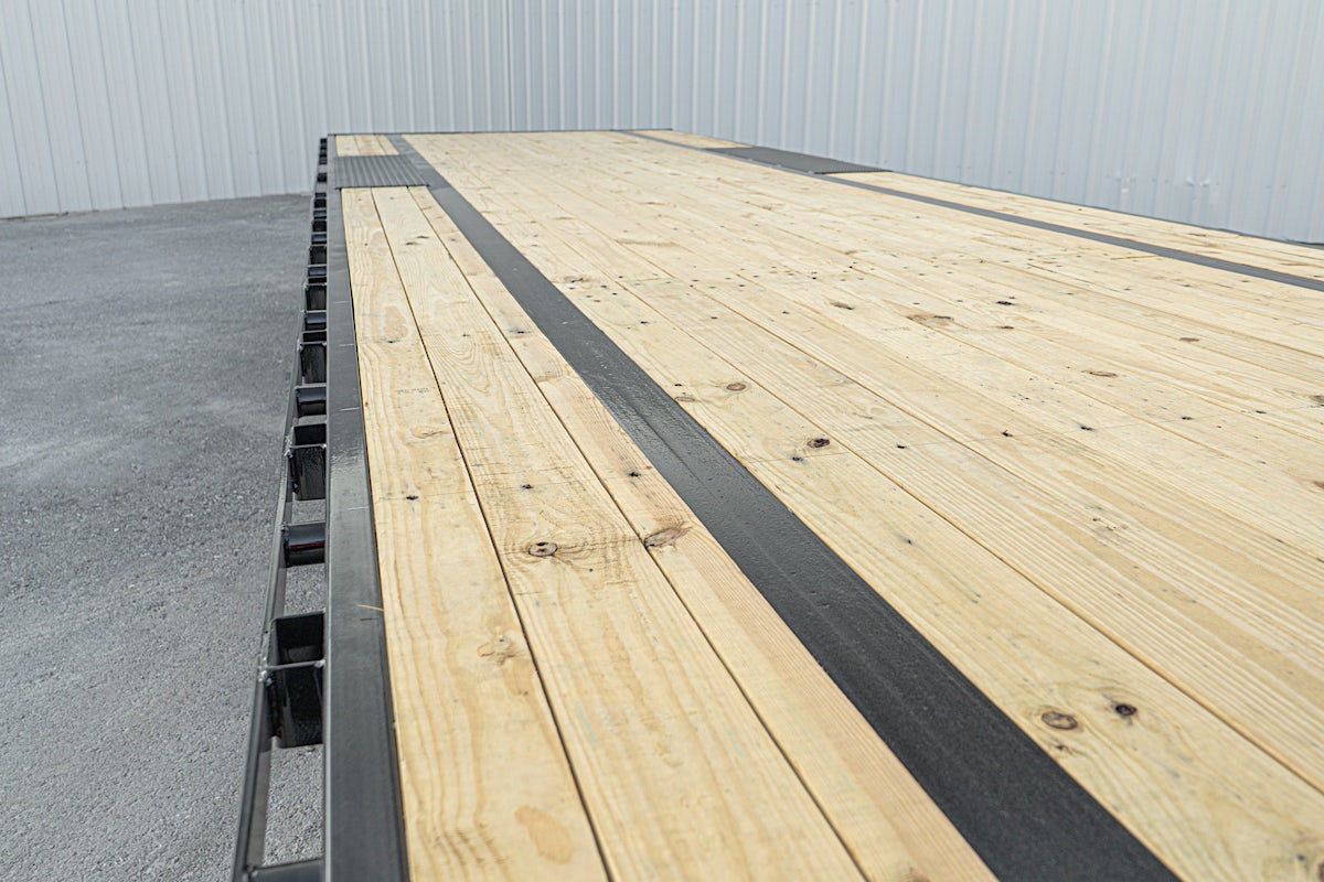 PJ Trailers 28'x102" Gooseneck Low Pro Flatbed Trailer w/ Singles (LS) - Image 13