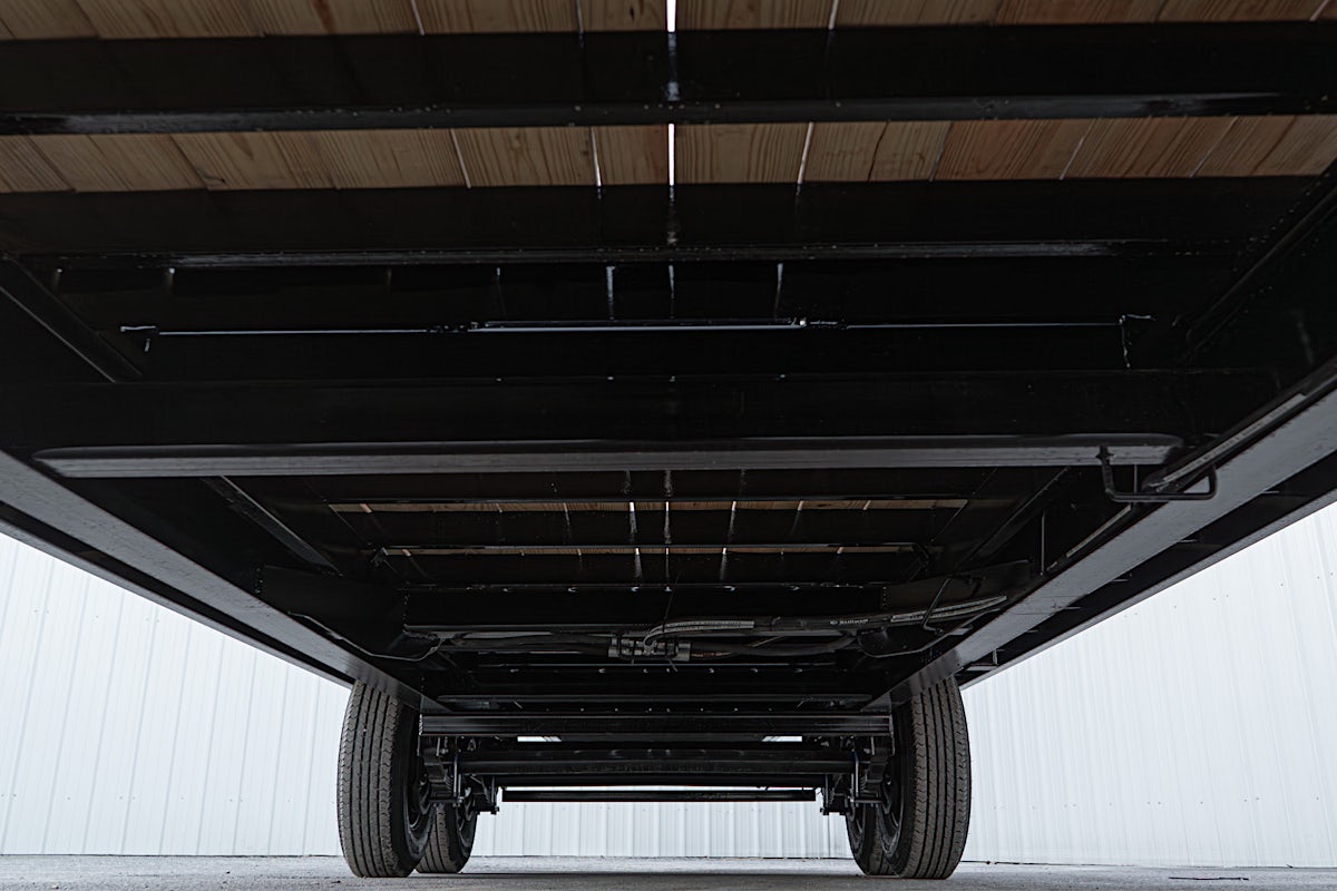 PJ Trailers 26'x102" Gooseneck Deckover Power Tilt Trailer (T8) - Image 13