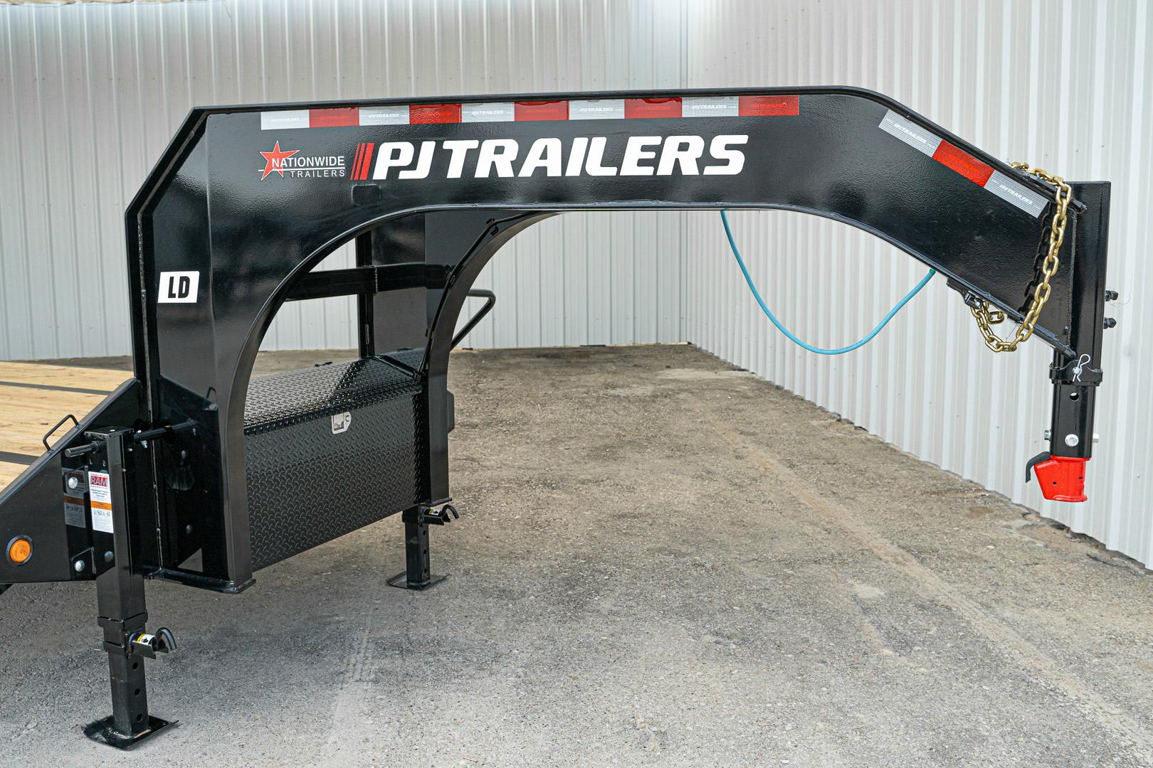 PJ Trailers 40'x102" Gooseneck Low Pro Flatbed Trailer w/ Duals (LD) - Image 8