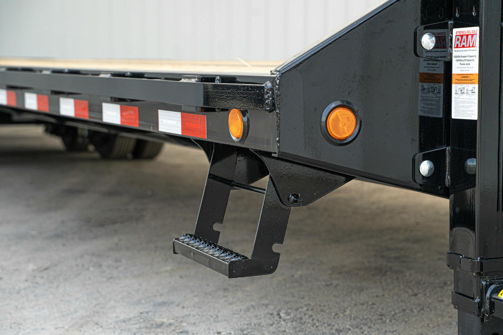 PJ Trailers 40'x102" Gooseneck Low Pro Flatbed Trailer w/ Duals (LD) - Image 11