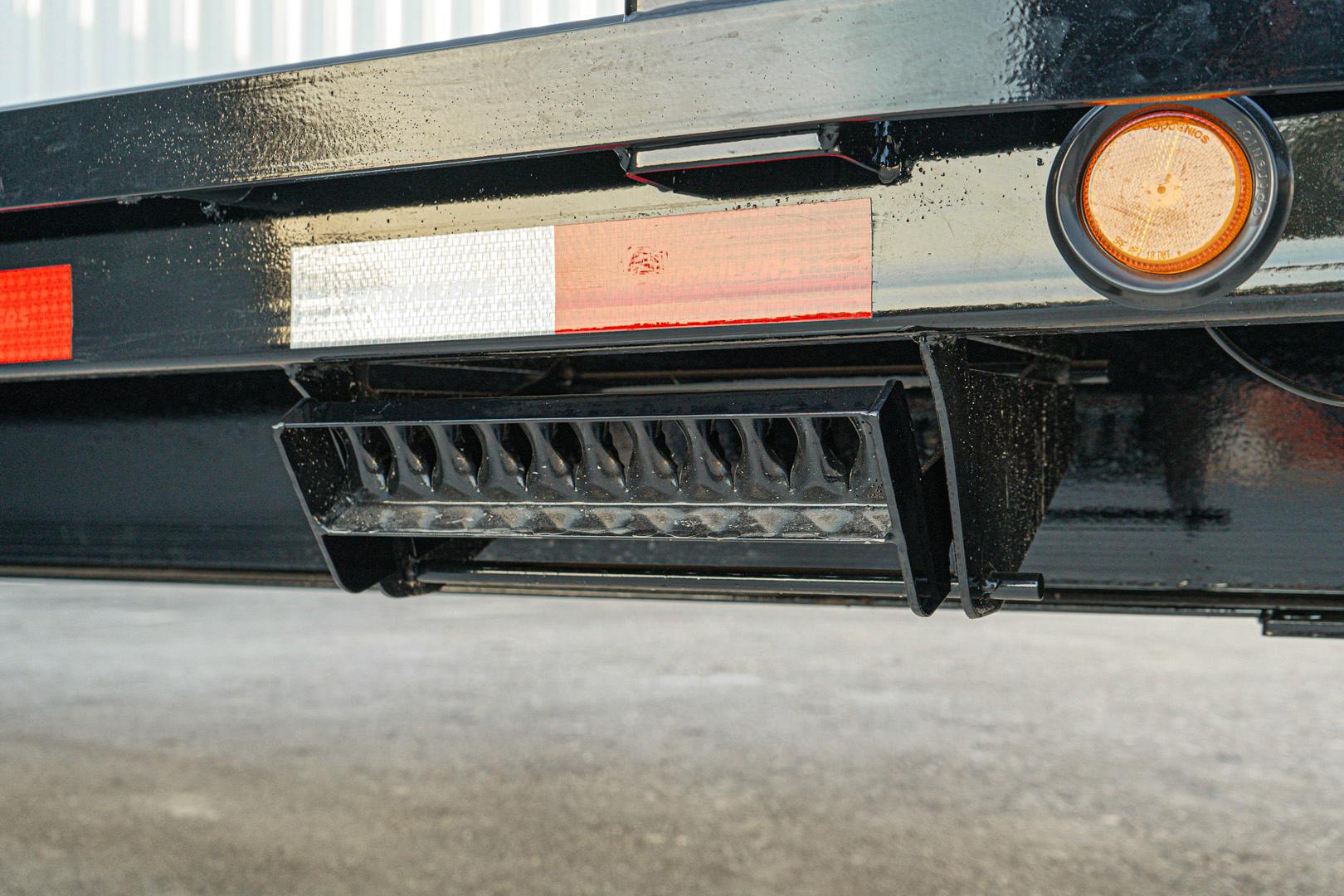 PJ Trailers 25'x102" Gooseneck Low Pro Flatbed Trailer w/ Singles (LS) - Image 16