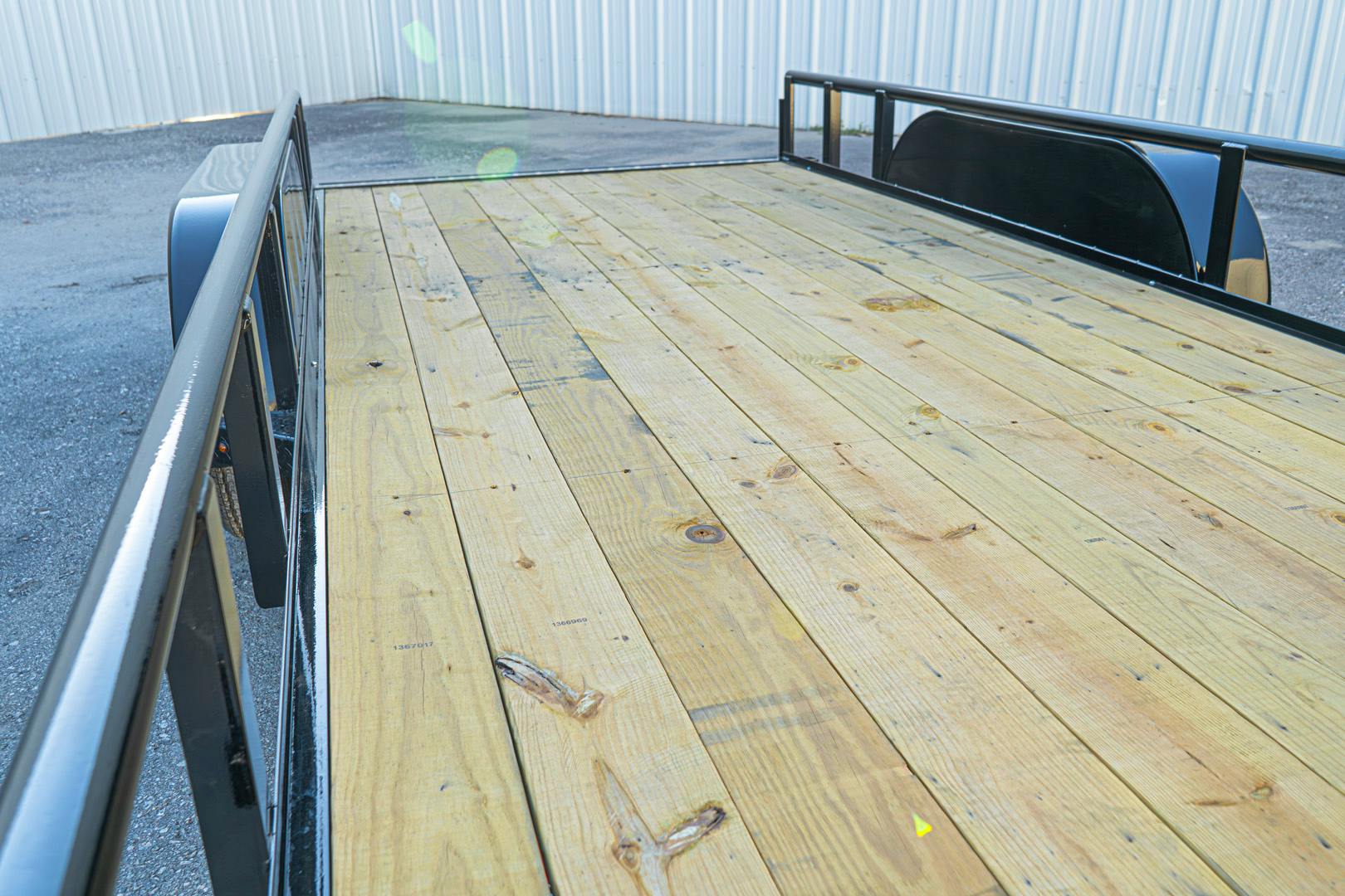 X-ON 16'x83" Utility Trailer w/ Slide-In Ramps (U2) - Image 6