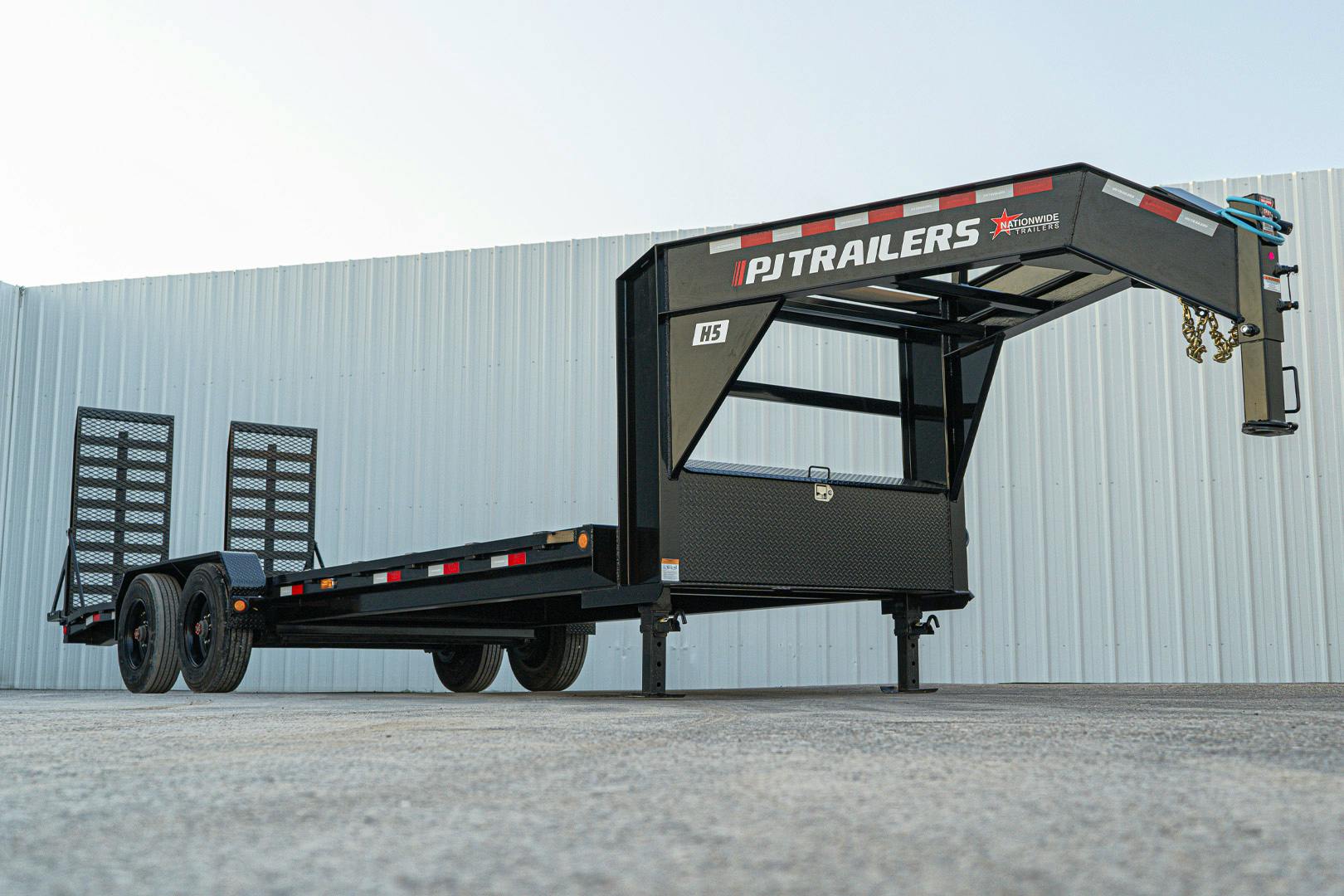 PJ Trailers 24'x82" Gooseneck 10" Pro I-Beam Equipment Trailer (H5) - Stock #86499 - Image 3 of 17