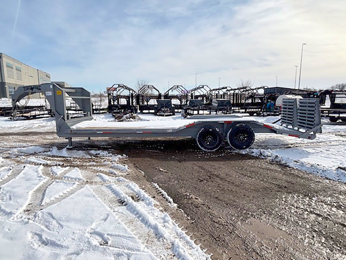 Texas Bragg 24'x102" Gooseneck Equipment Trailer w/ 4' Dovetail - Stock #86521 - Image 6 of 7