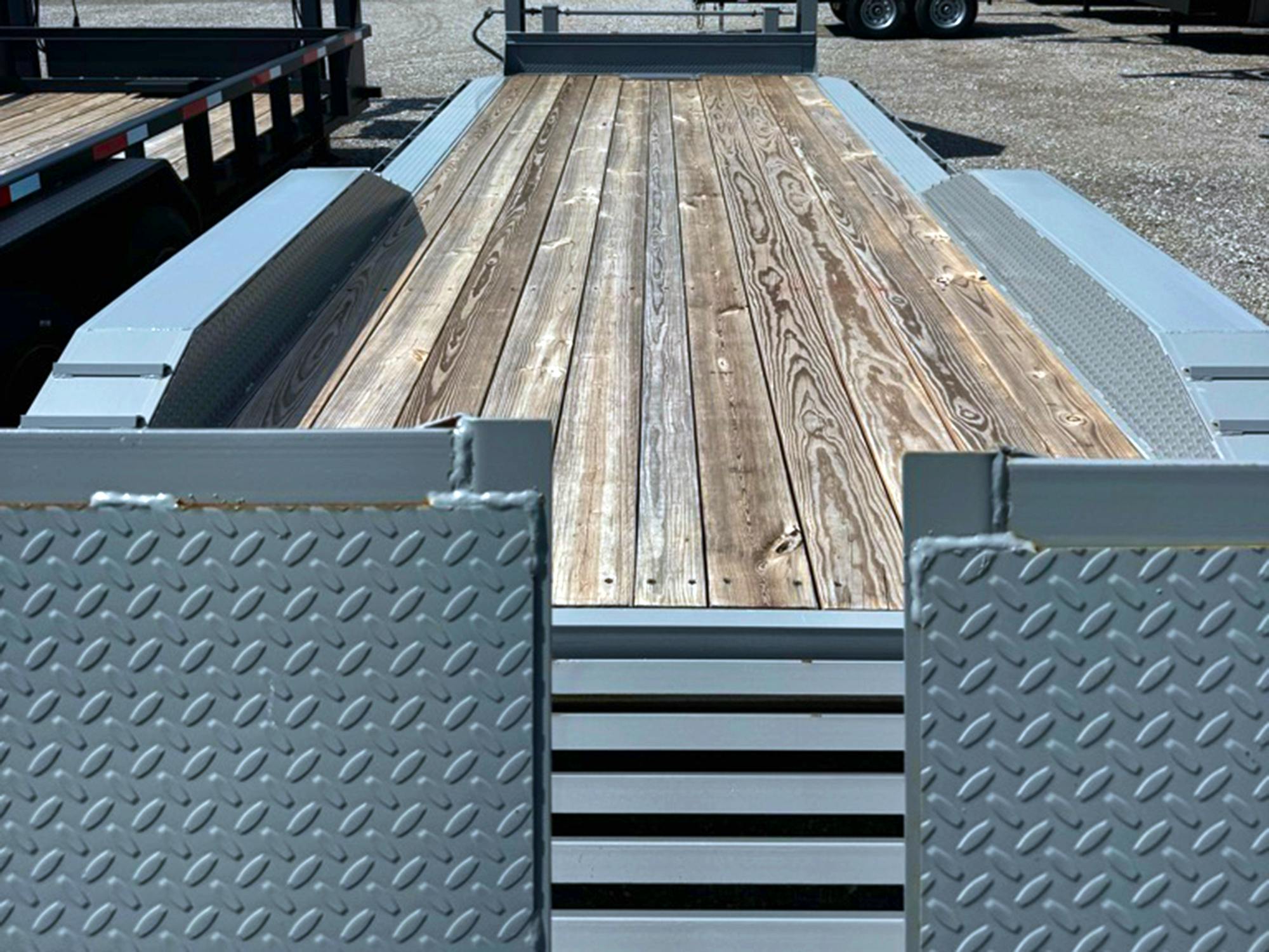 Texas Bragg 24'x102" Gooseneck Equipment Trailer w/ 4' Dovetail