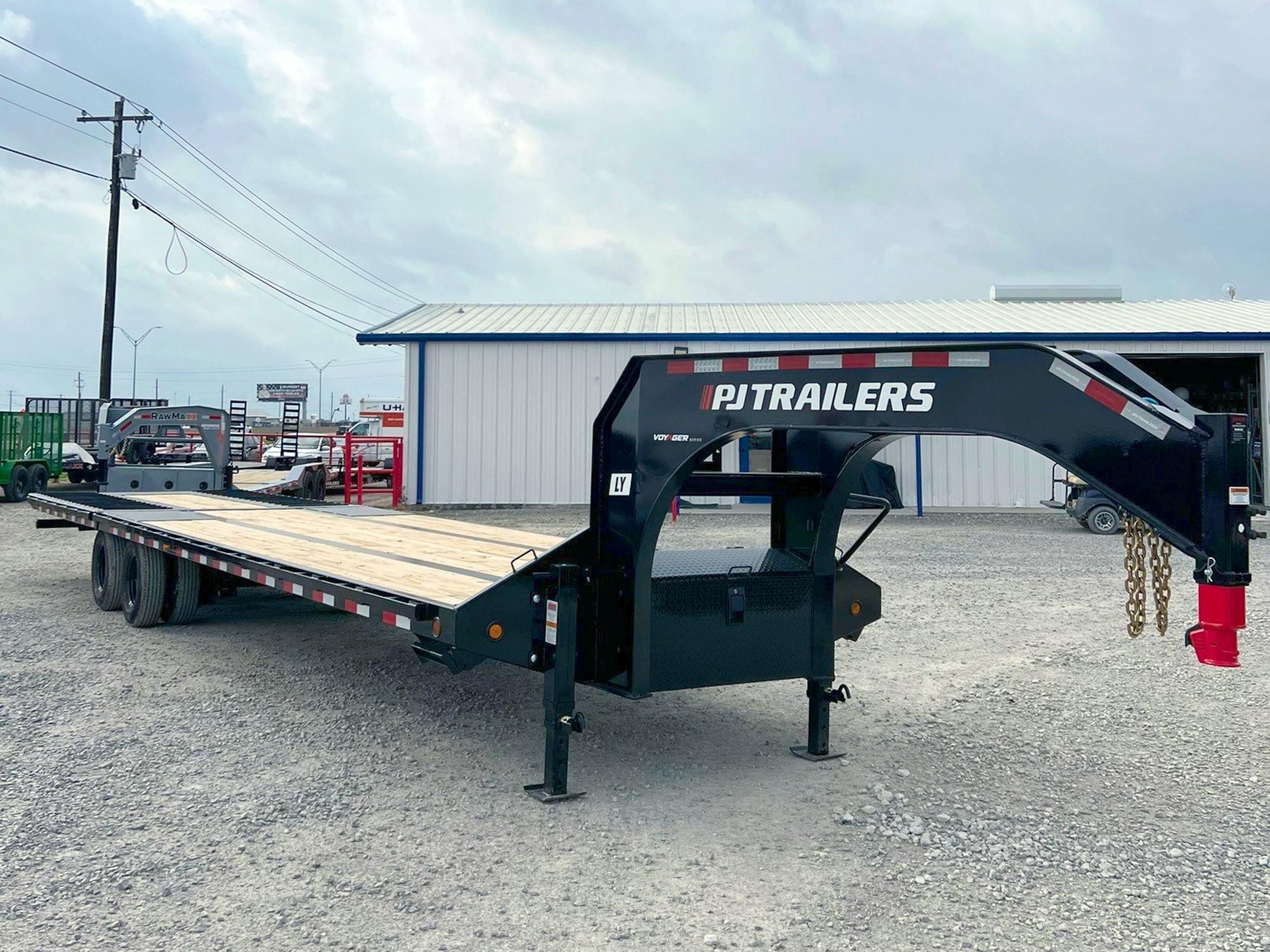 PJ Trailers 36'x102" Gooseneck Flatbed Trailer w/ Hydraulic Dovetail (LY) - Stock #86752 - Image 2 of 5