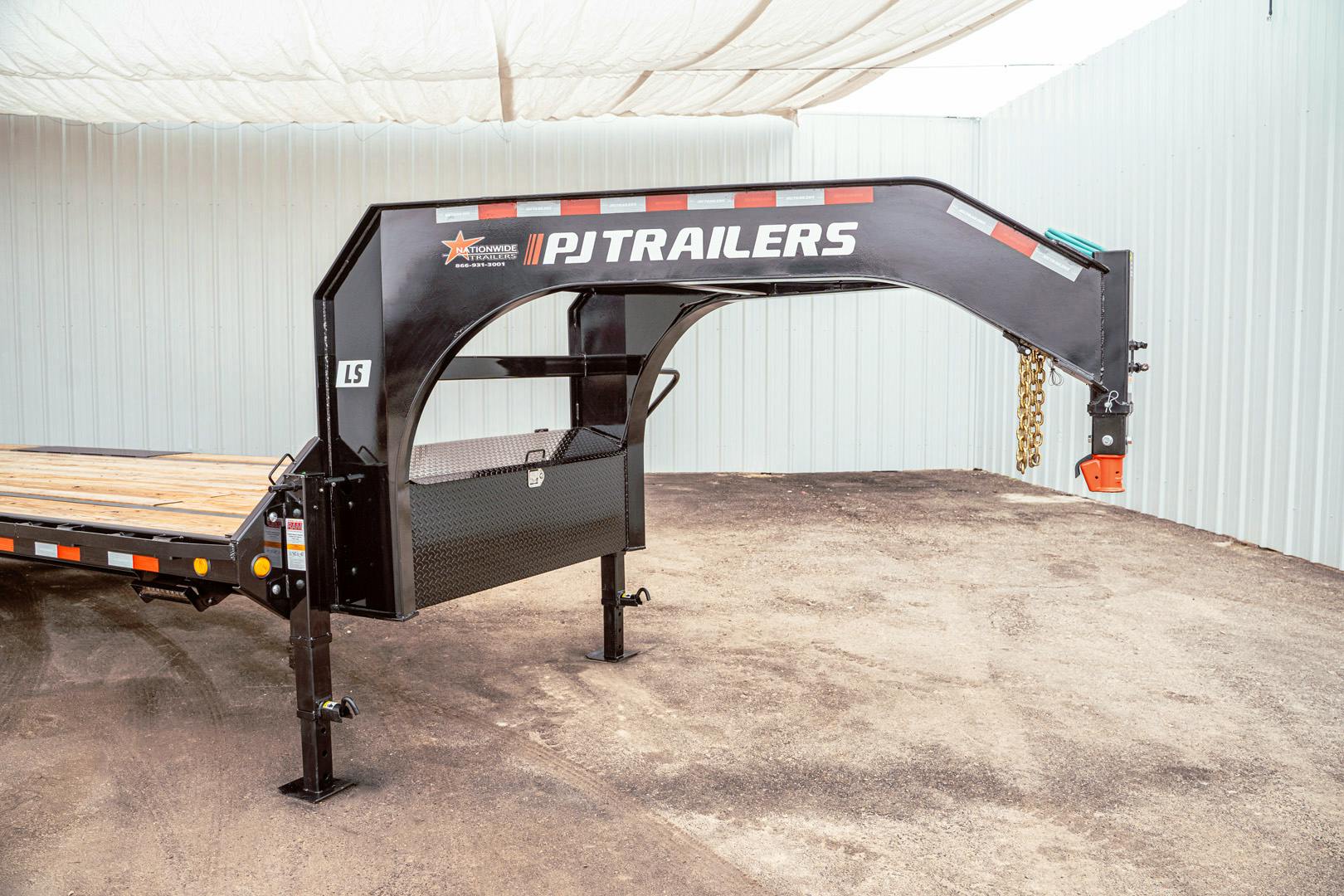 PJ Trailers 20'x102" Gooseneck Low Pro Flatbed Trailer w/ Singles (LS) - Image 4