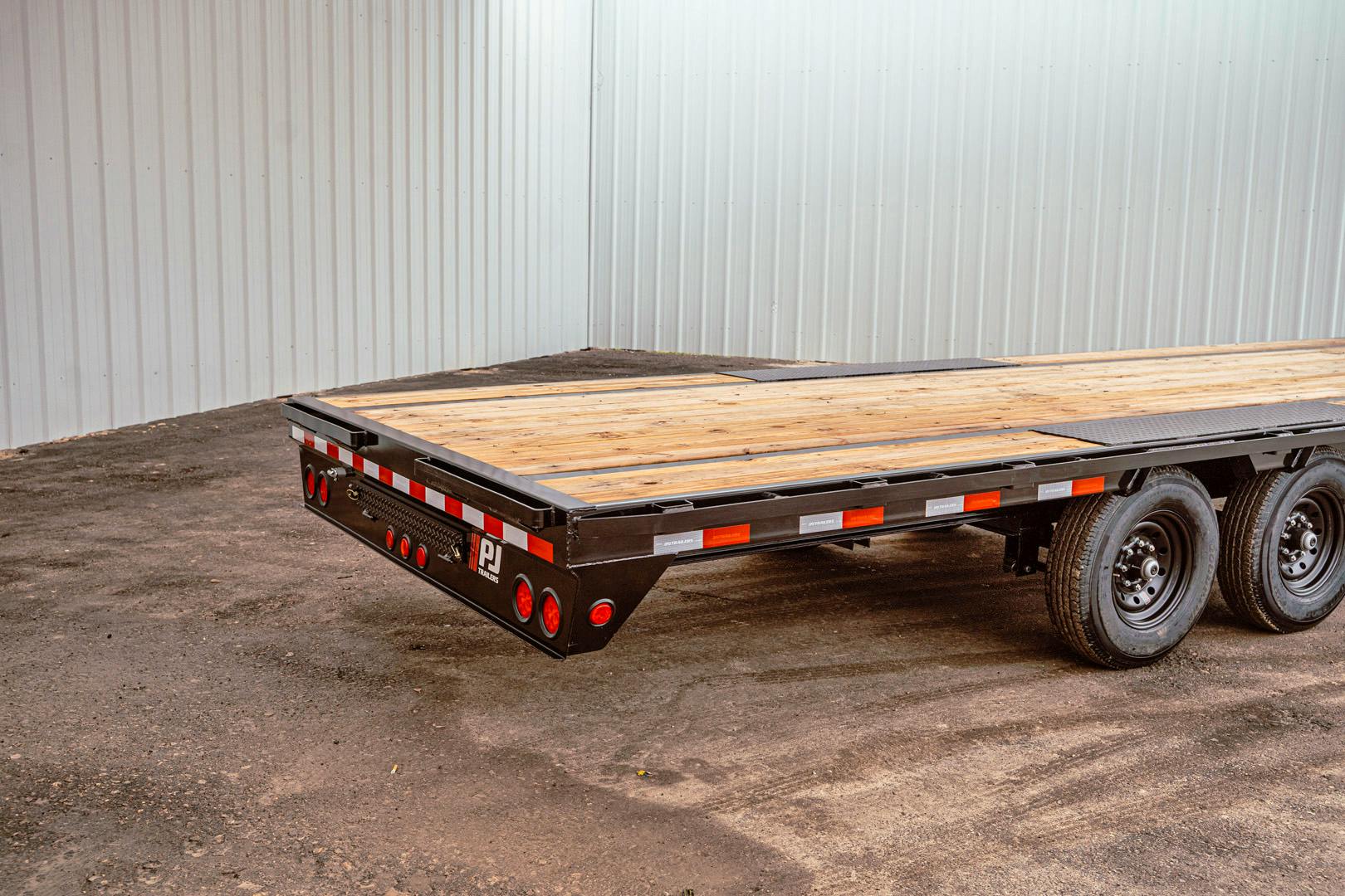 PJ Trailers 20'x102" Gooseneck Low Pro Flatbed Trailer w/ Singles (LS) - Image 13