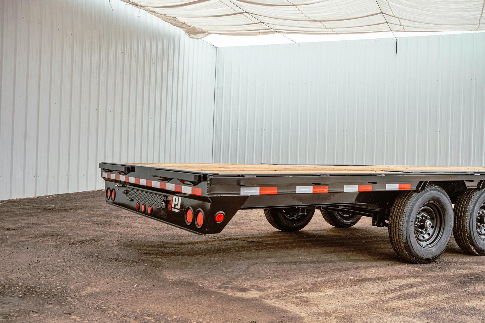 PJ Trailers 20'x102" Gooseneck Low Pro Flatbed Trailer w/ Singles (LS) - Image 15