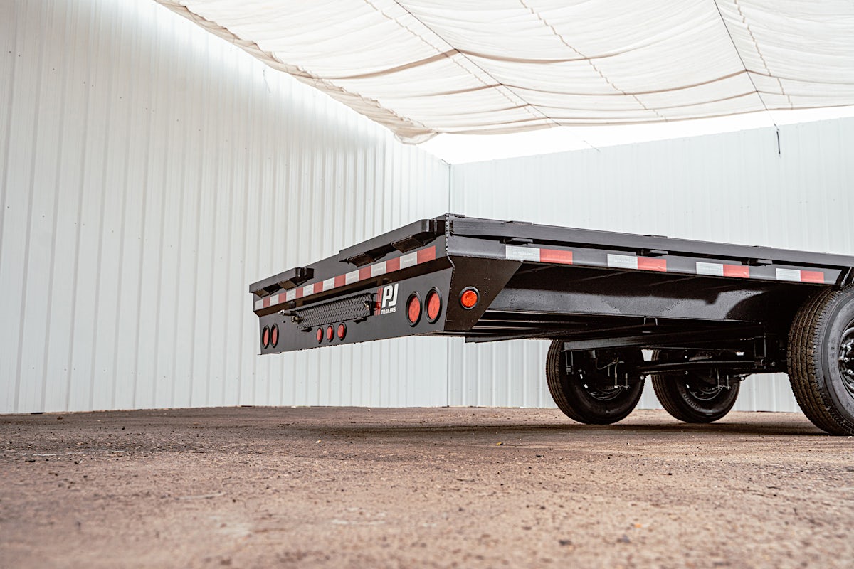 PJ Trailers 20'x102" Gooseneck Low Pro Flatbed Trailer w/ Singles (LS) - Image 17