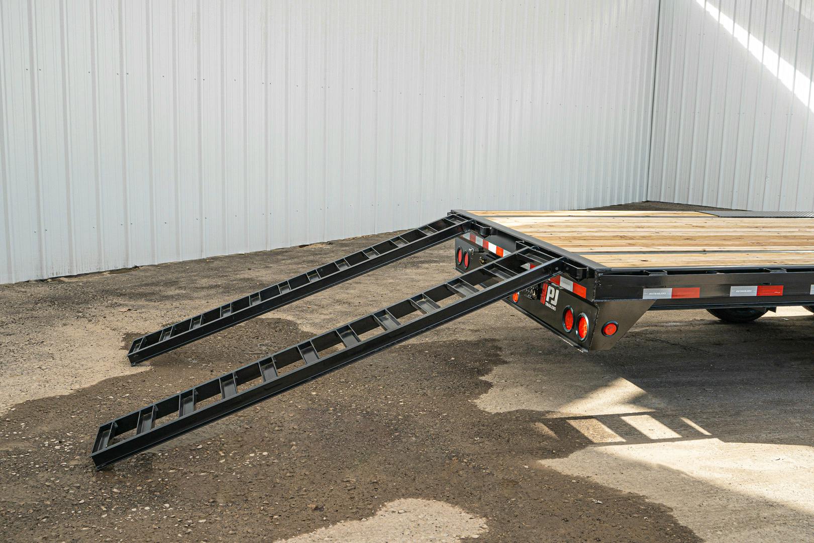 PJ Trailers 24'x102" Gooseneck Low Pro Flatbed Trailer w/ Singles (LS) - Image 12