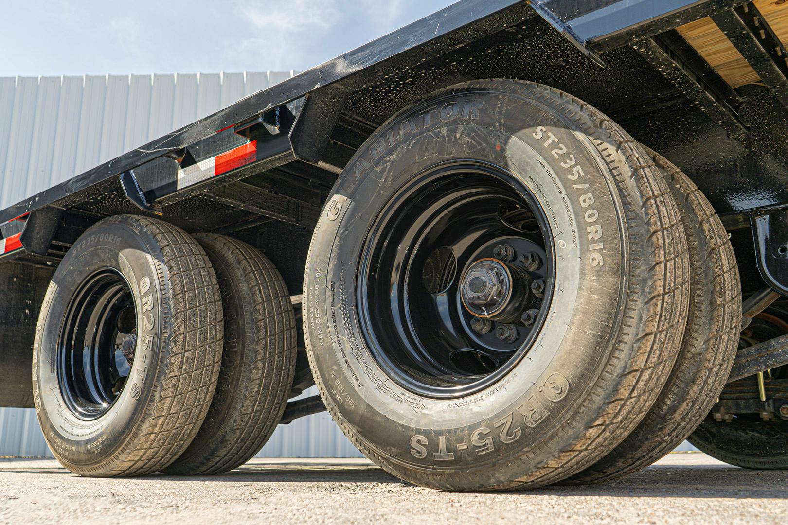 PJ Trailers 25'x102" Low Pro Pintle Flatbed Trailer w/ Duals (PL) - Image 11